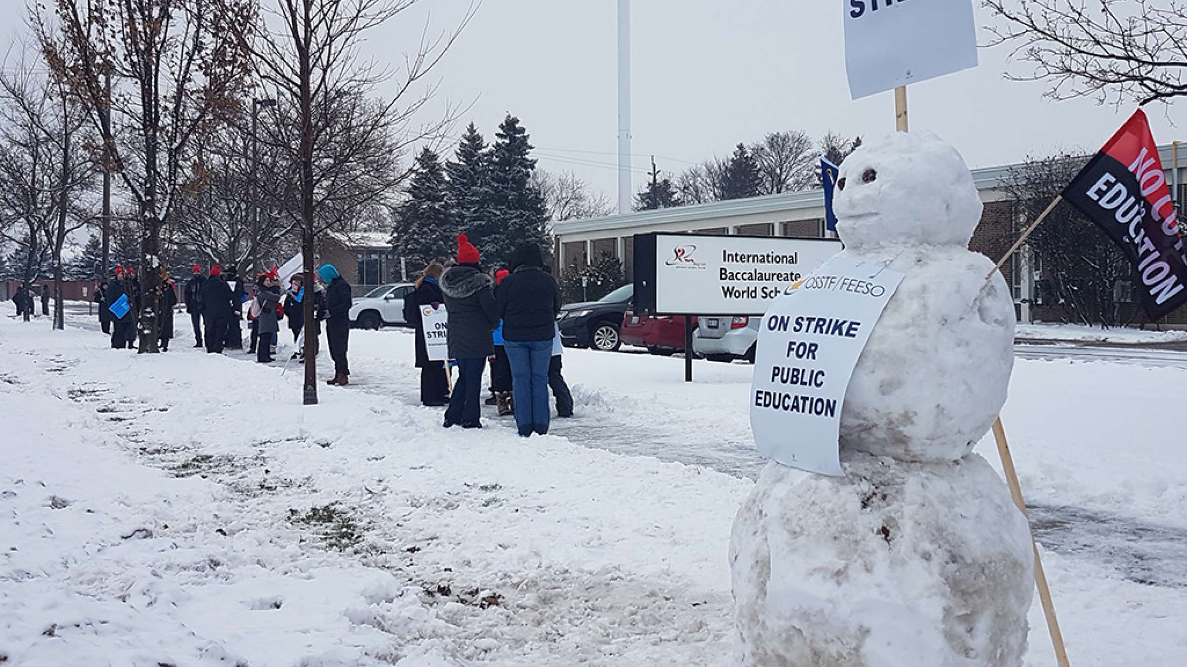 اخبار-تورنتو-آغاز-اعتصابات-یکروزه-دبیرستان‌های-انتاریو