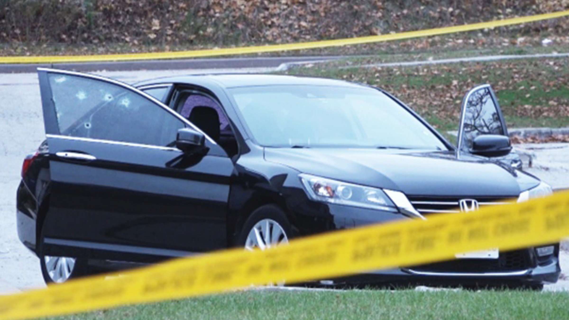 اخبار-تورنتو-مثل-فیلمها-گلوله-خورده-خودش-را-به-ایستگاه-پلیس-رساند اخبار-تورنتو-مثل-فیلمها-گلوله-خورده-خودش-را-به-ایستگاه-پلیس-رساند