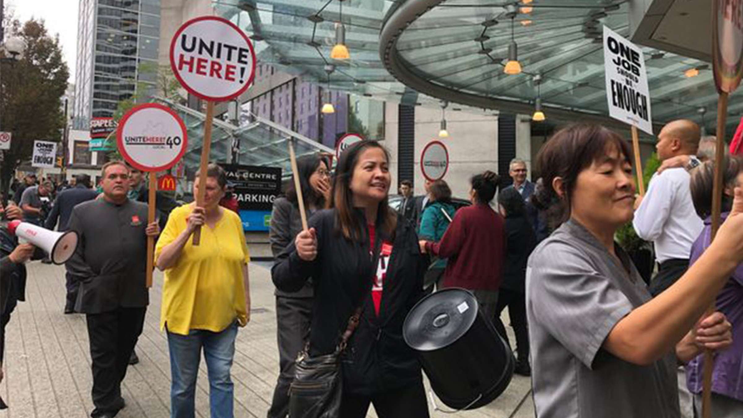 اخبار-کانادا-اعتصاب-کارگران-1000-هتل-لوکس-در-ونکوور