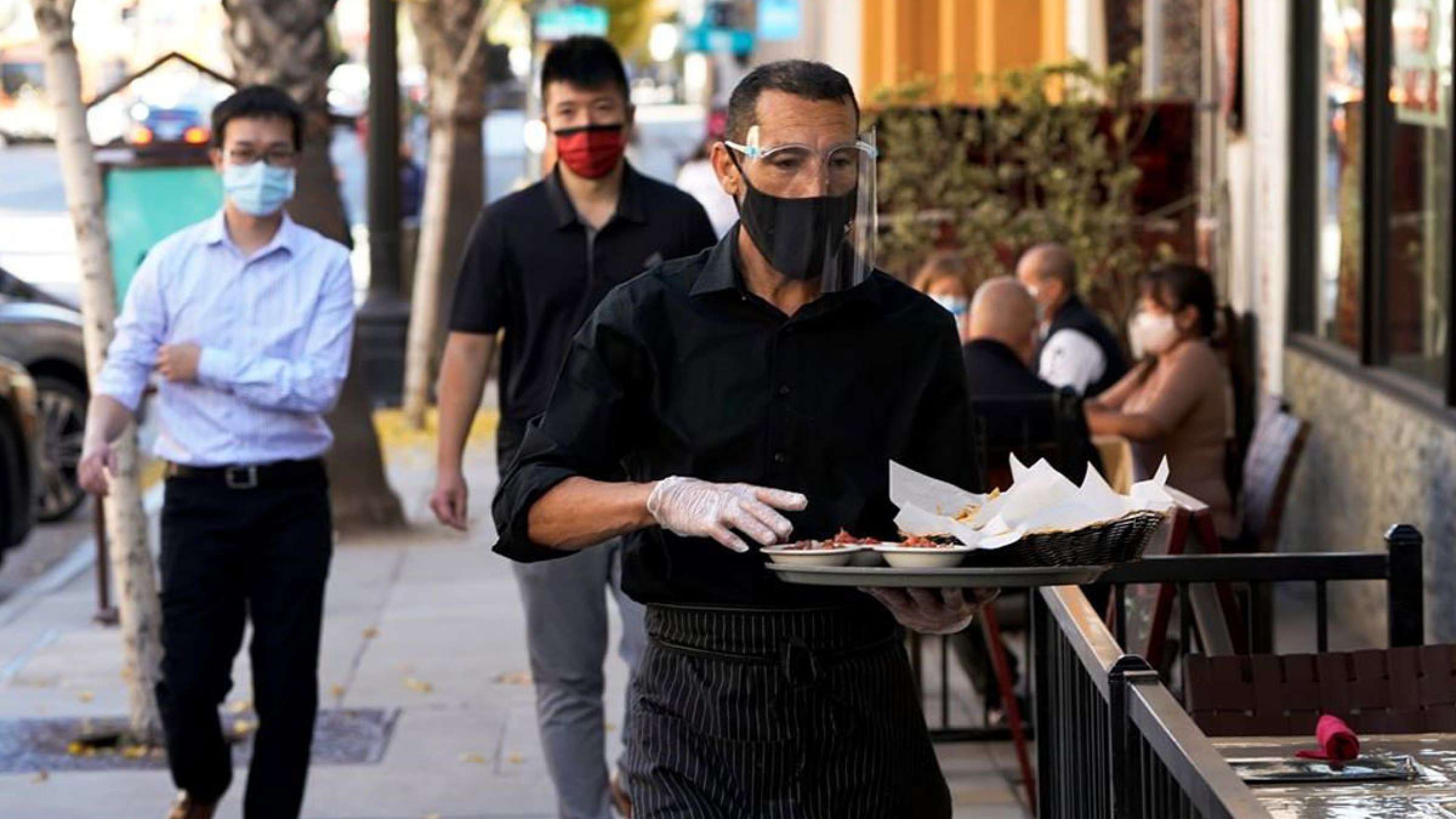 اخبار-کانادا-انتاریو-بسته-شد-با-کبک-بریتیش-کلمبیا-رستوران-ها-و-بیزینس-های-کوچک-ما-پول-می-خواهیم