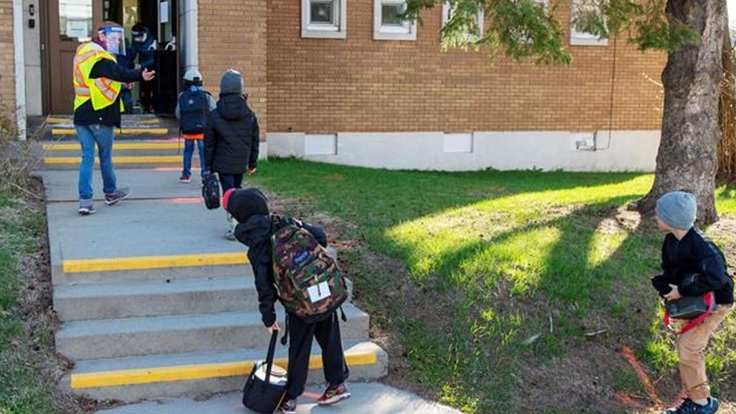 اخبار-کانادا-بازگشایی-های-این-هفته-کانادا-چیست-هشدار-پزشک-ارشد-واکسن-موفق-هنوز-یافت-نشده