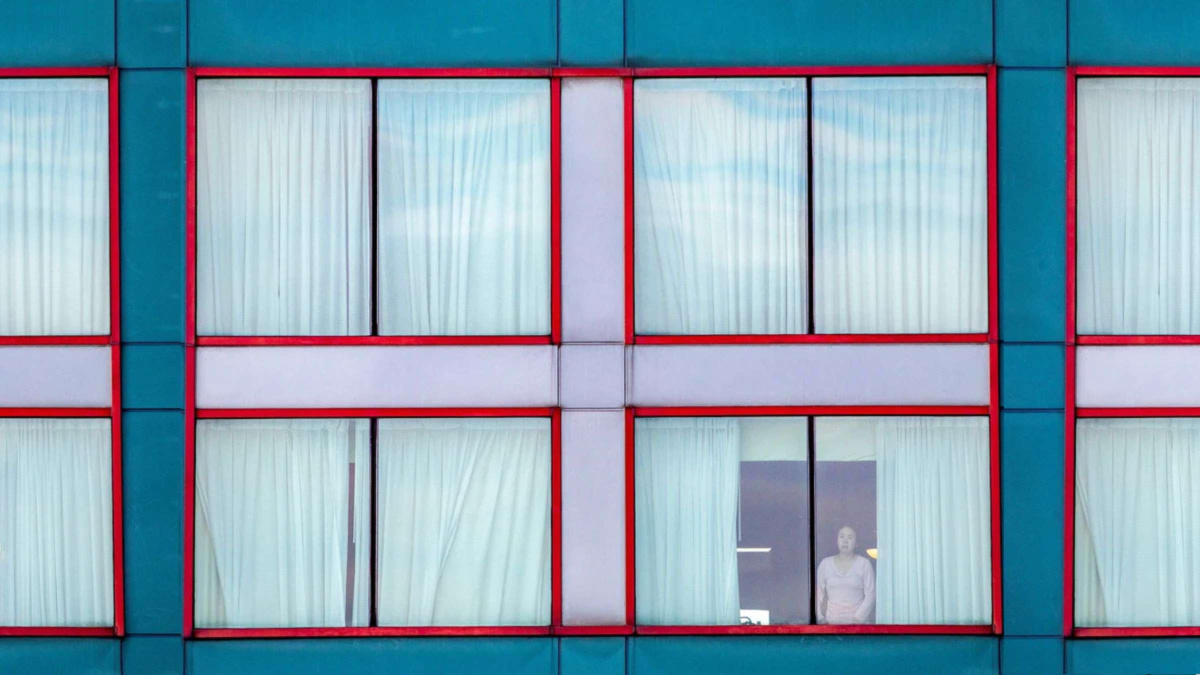 اخبار-کانادا-ورود-صدهزار-مسافر-به-کانادا-فرار-۲۵-درصد-از-قرنطینه-اجباری-هتل-۱۵-بندی-که-باید-بدانند