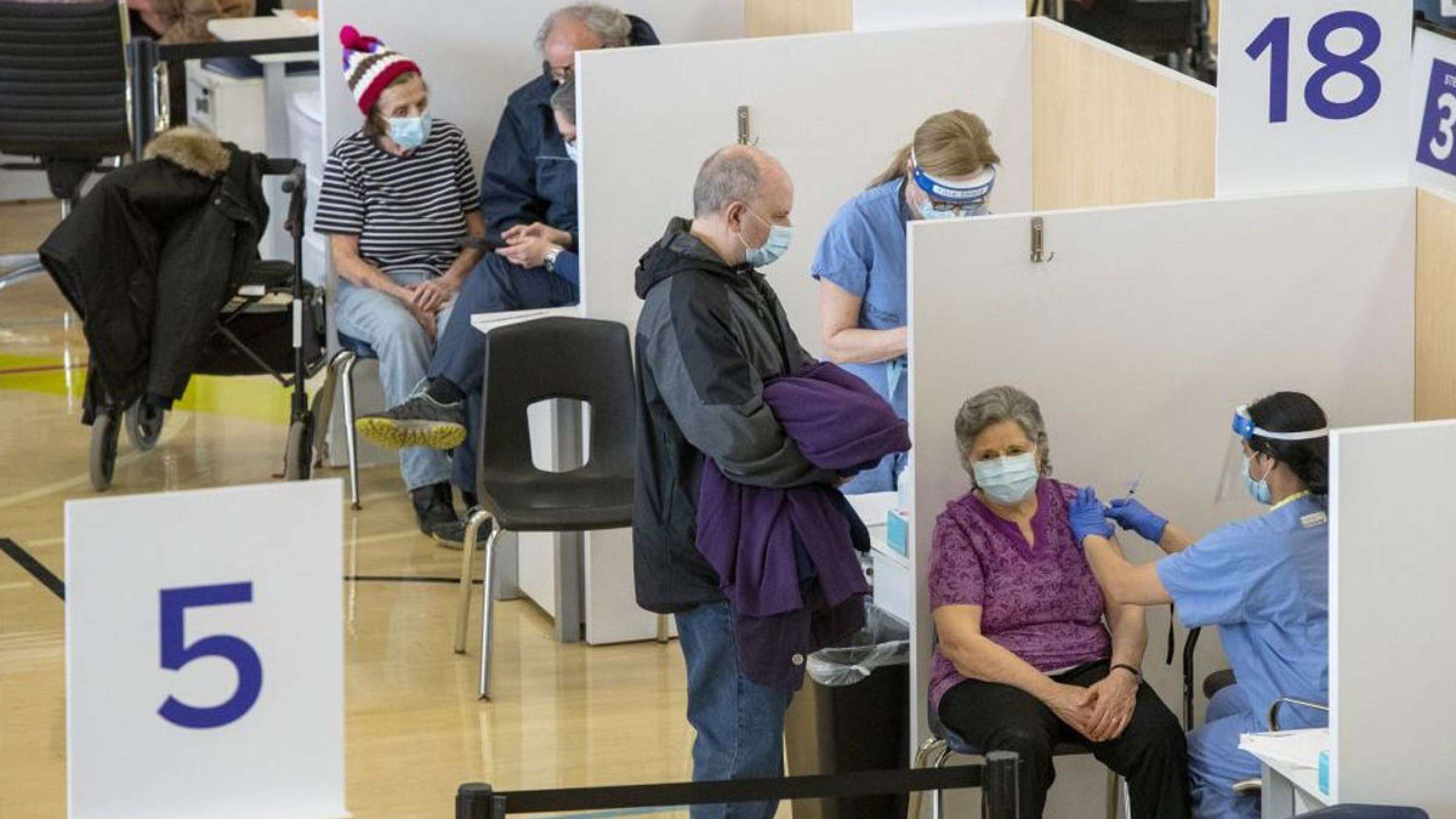 اخبار-کانادا-یورک-۴۵-سال-به-بالا-واکسیناسیون-بهداشت-تورنتو-مدارس-را-بست-کرونای-برزیلی-بدترین