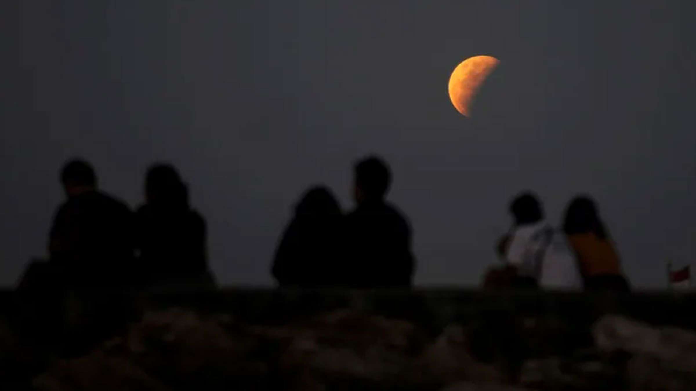 خبر-علمی-ماه-گرفتگی-خسوف-استثنایی-خونی-اَبَر-گُلی-شب-۱۵-می-چگونه-چه-زمانی-کجا خبر-علمی-ماه-گرفتگی-خسوف-استثنایی-خونی-اَبَر-گُلی-شب-۱۵-می-چگونه-چه-زمانی-کجا