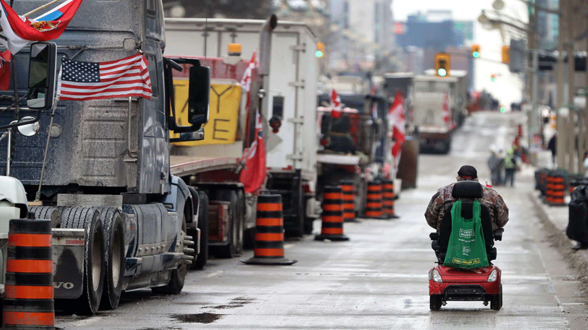 خبر-کانادا-درپی-پایان-دادن-به-اعتراض-کامیون-داران-با-زور-ارتش-دادگاه-قانون-پلیس