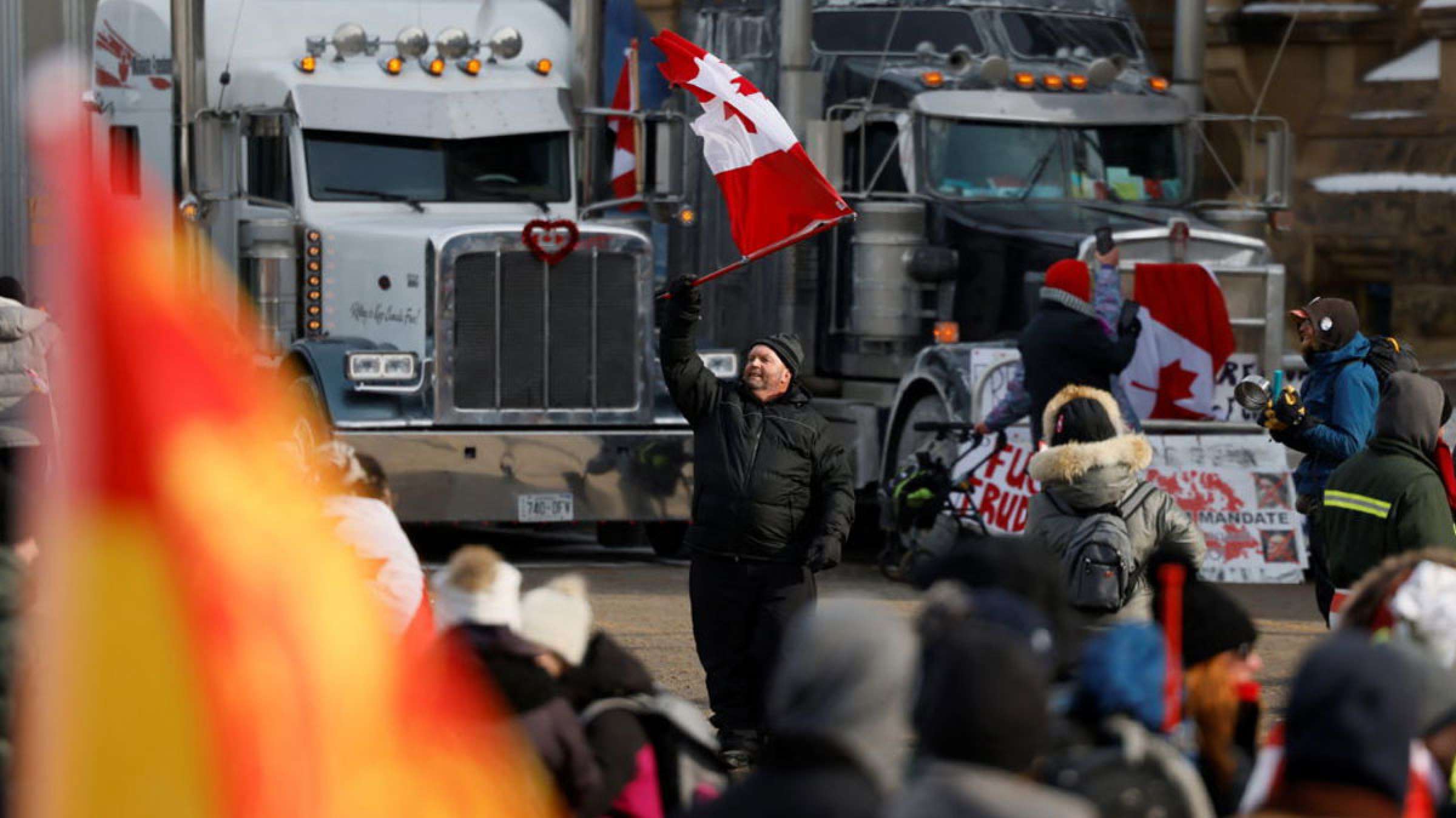 خبر-کانادا-گسترش-هزاران-کامیون-دار-معترض-به-اجباری-شدن-واکسیناسیون-از-اتاوا-به-مراکز-استان-ها-طرفداران-واکسن خبر-کانادا-گسترش-هزاران-کامیون-دار-معترض-به-اجباری-شدن-واکسیناسیون-از-اتاوا-به-مراکز-استان-ها-طرفداران-واکسن