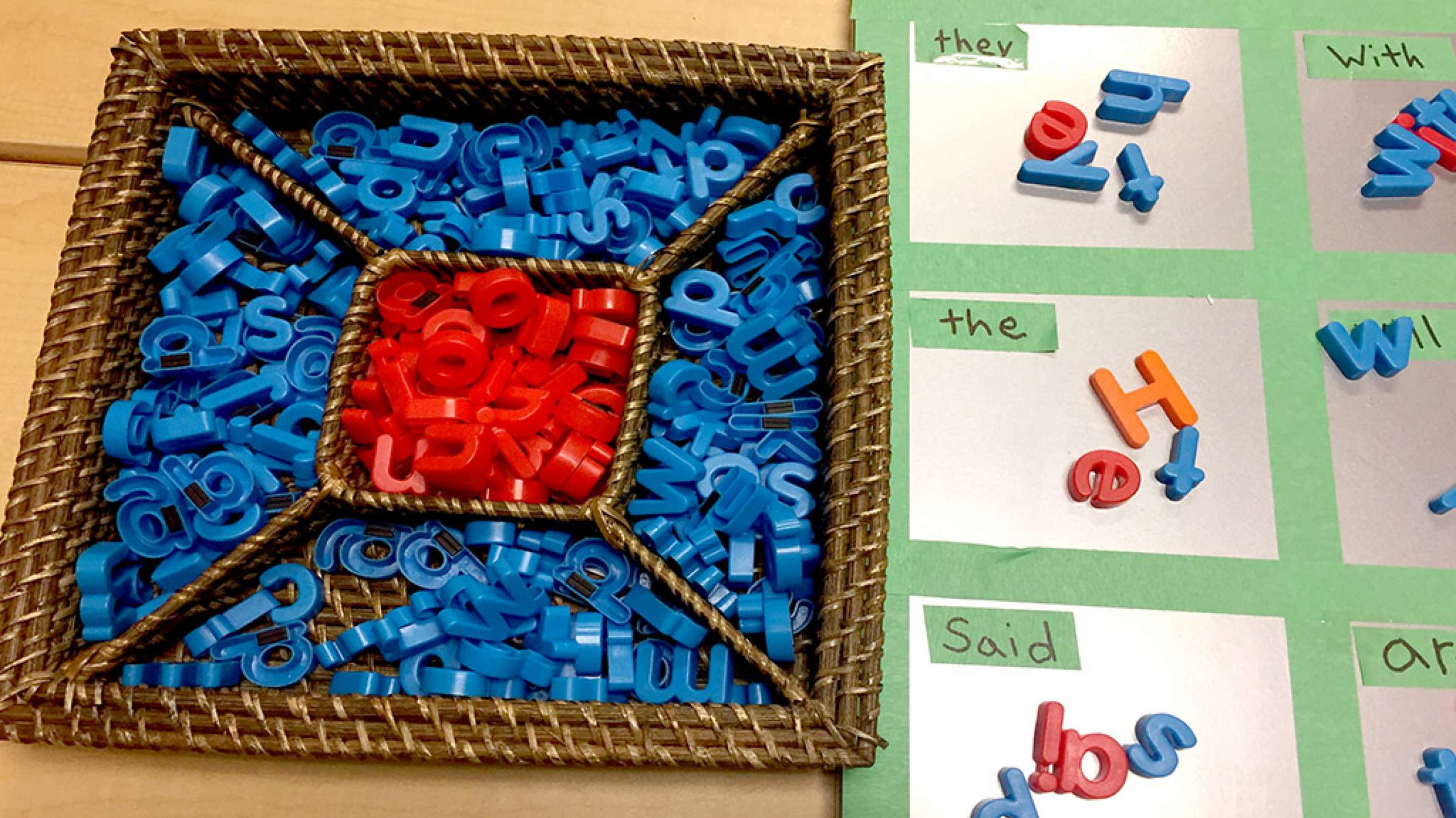 سوادآموزی-و-زبان-در-مدارس-انتاریو-کاظم‌زاده-آموزش