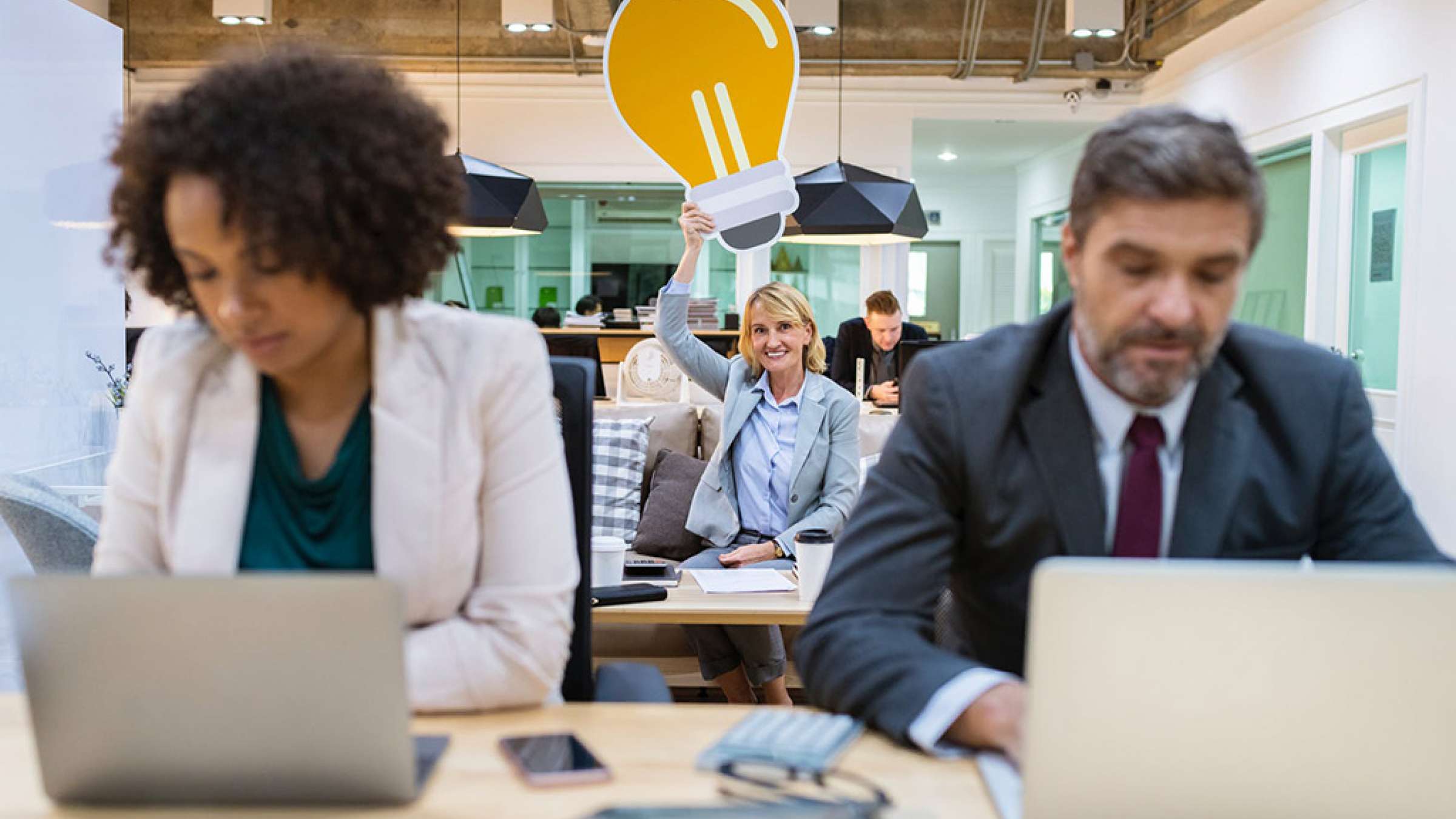 طنز-فضول-اندر-حکایت-اظهارنظر-استاد-فضولی-درباره-مالتی-کالچرالیسم