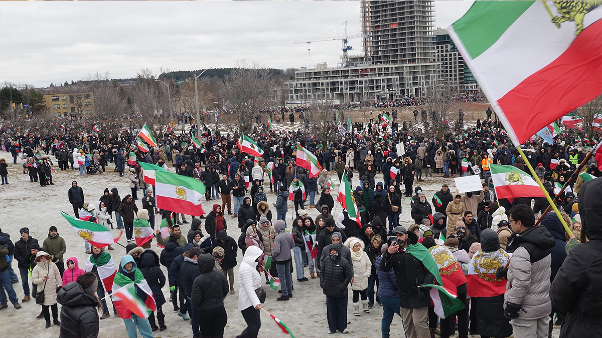 کتابخانه-تظاهرات-سی-و-پنج-هزار-نفری-تورنتو-حمایت-مردم-ایران-ریچموندهیل