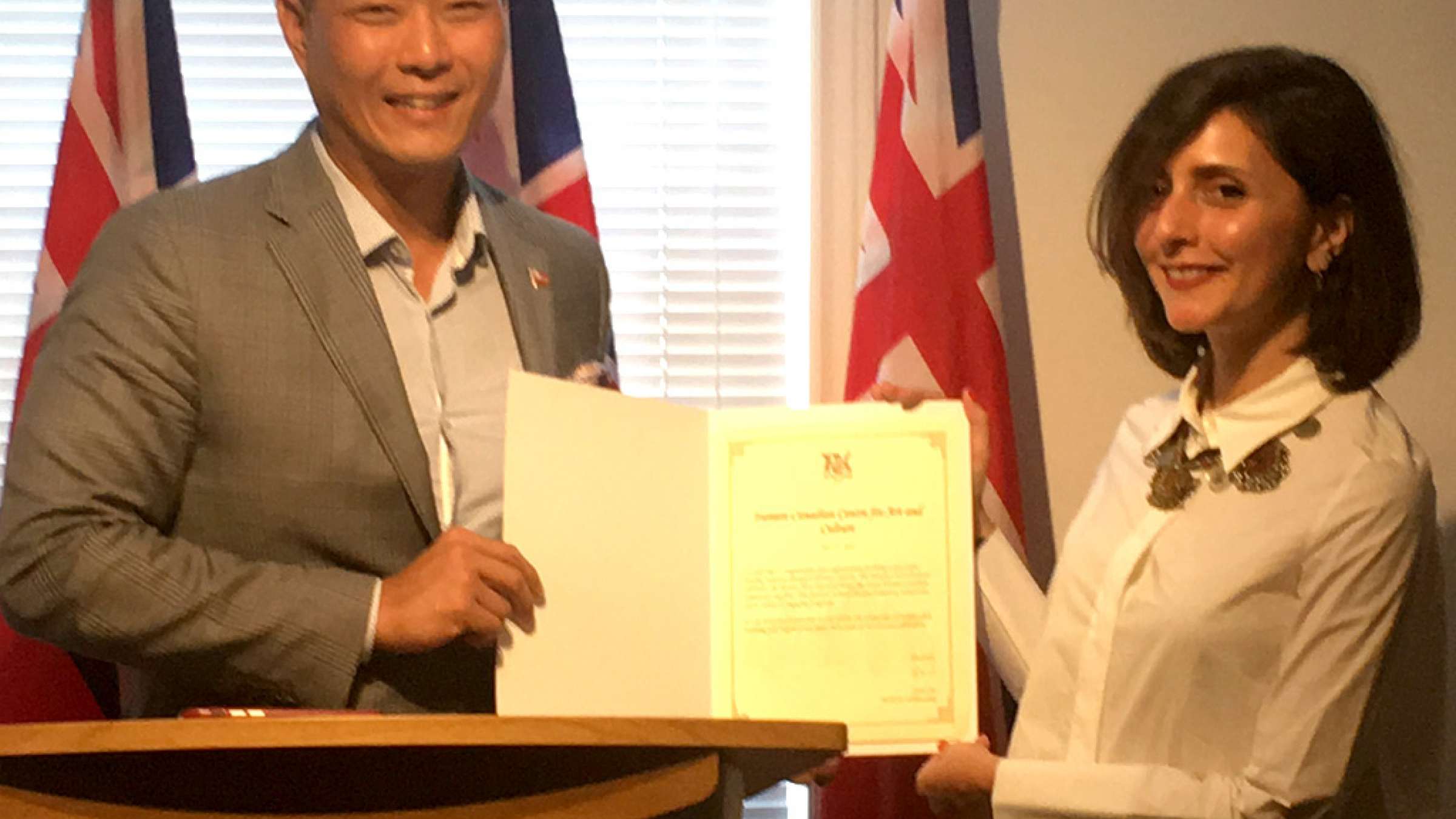 گفتگو-ناظم‌زاده-گرنت-دولتی-تیرگان-استن-چو