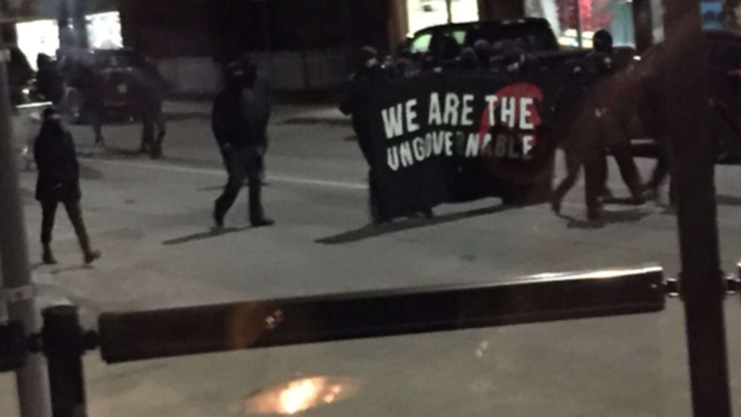 news-general-mask-hamilton news-general-mask-hamilton