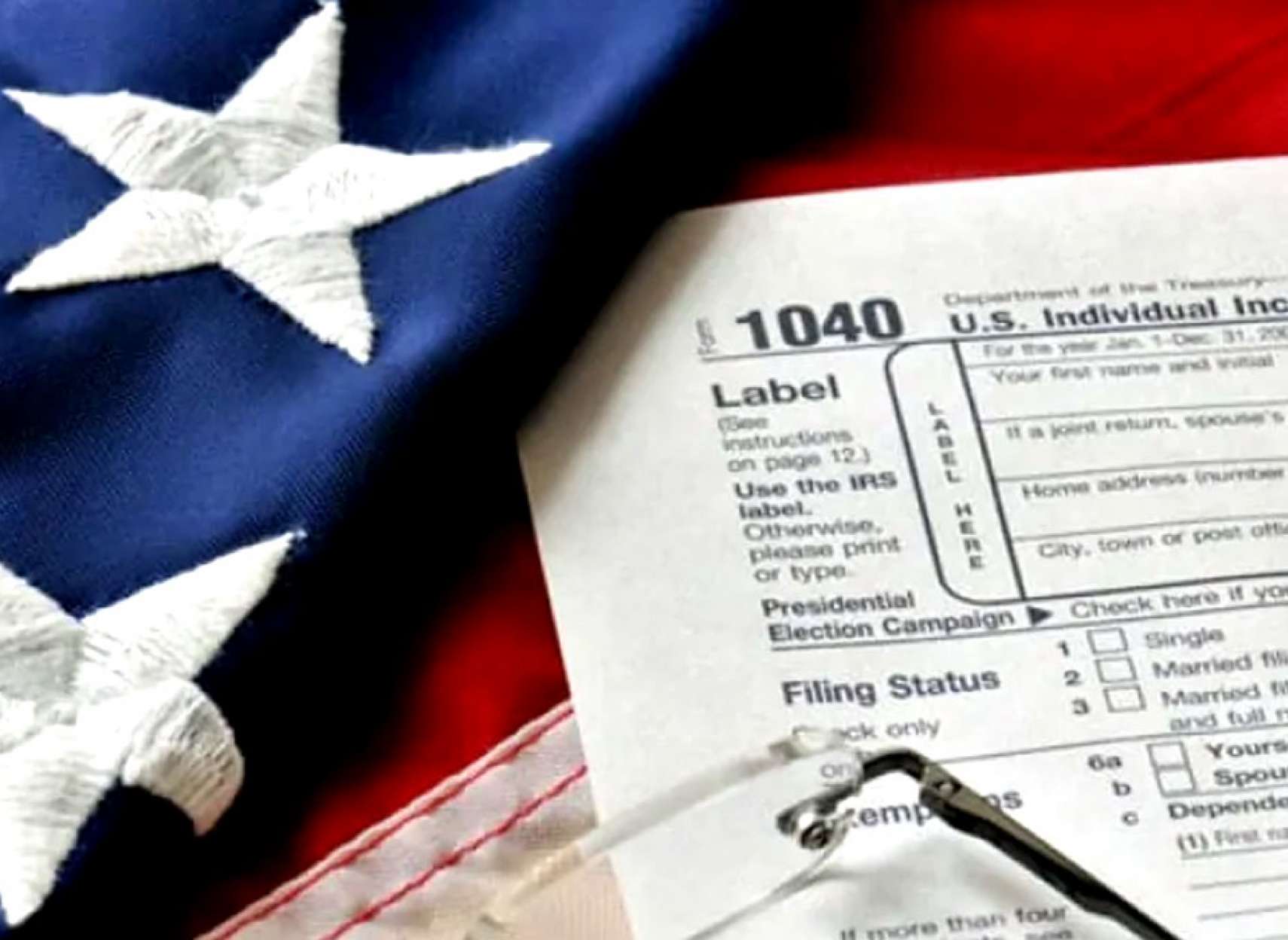 اخبارکانادا-اداره-مالیات-کانادا-همه-حساب-بانکی-صدها-هزار-کانادایی-را-به-آمریکا-می-فرستد