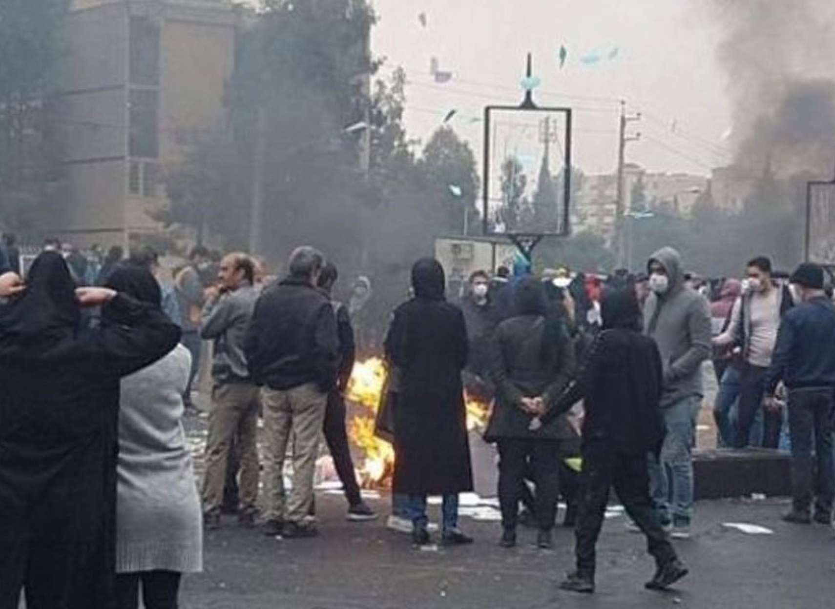 اخبار-ایران-کوتاه-و-کامل-افزایش-قیمت-بنزین-در-ایران