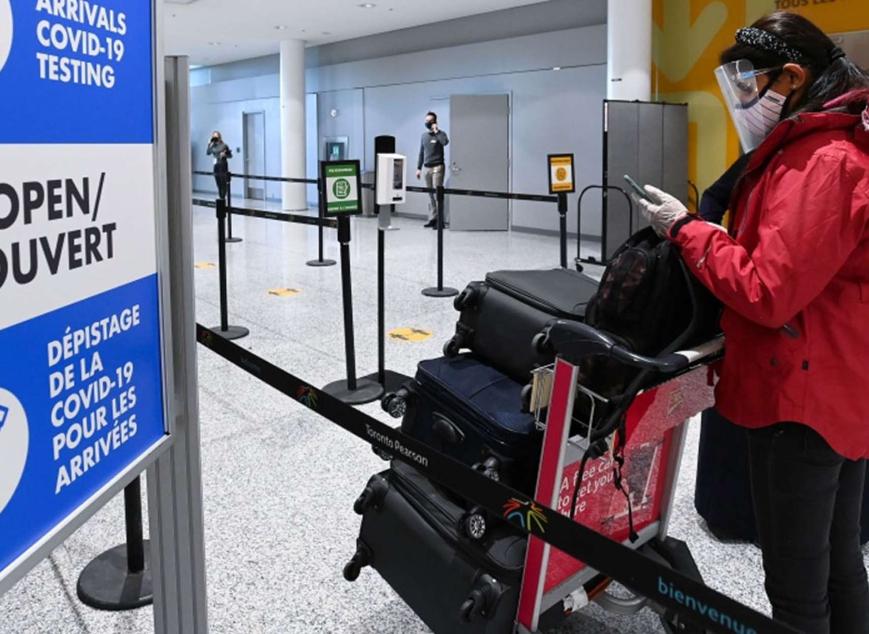 اخبار-تورنتو-خروج-مسافران-از-فرودگاه-بدون-قرنطینه-اجباری-۳-روزه-و-هتل-2000-دلاری