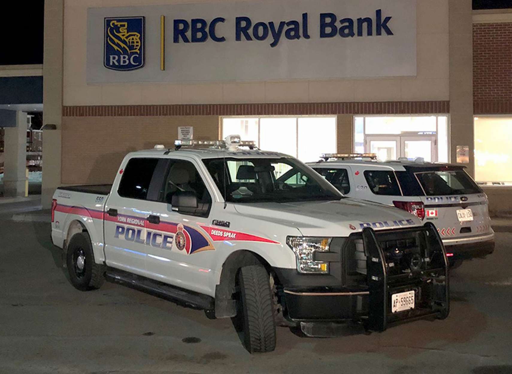 اخبار-تورنتو-سه-نوجوان-حمله-کننده-مسلح-به-بانک-دستگیر-شدند