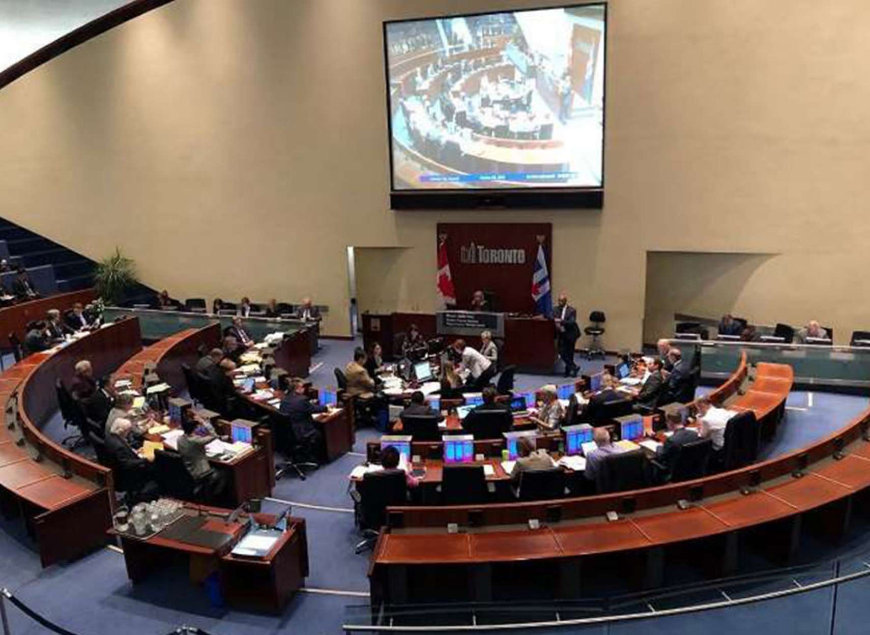 اخبار-تورنتو-شهرداری-قانون-کاهش-اعضاء-شورای-شهر-را-به-دادگاه-عالی-برد