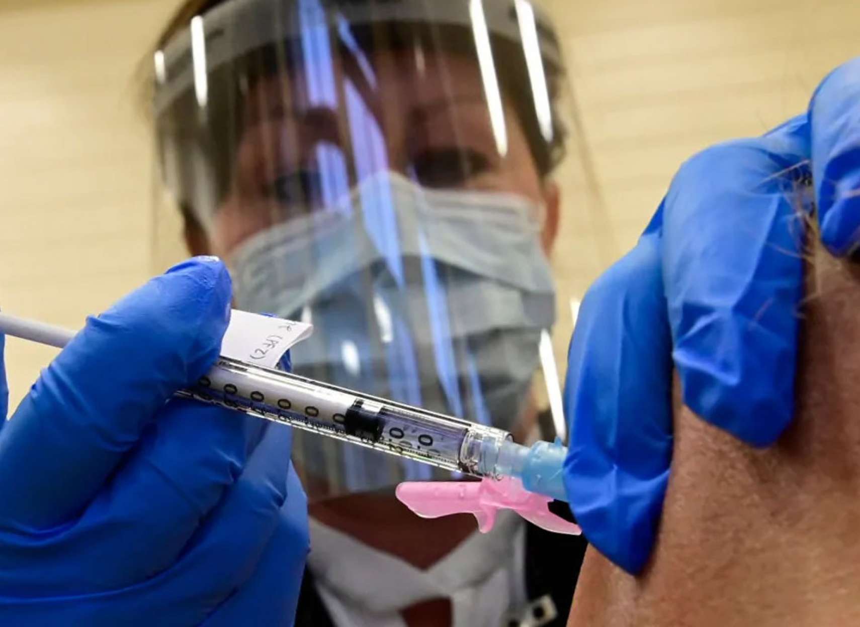 اخبار-تورنتو-واکسن-زدن-خارج-از-نوبت-مدیران-و-خانواده-های-آنها-در-یک-خانه-سالمندان-تورنتو