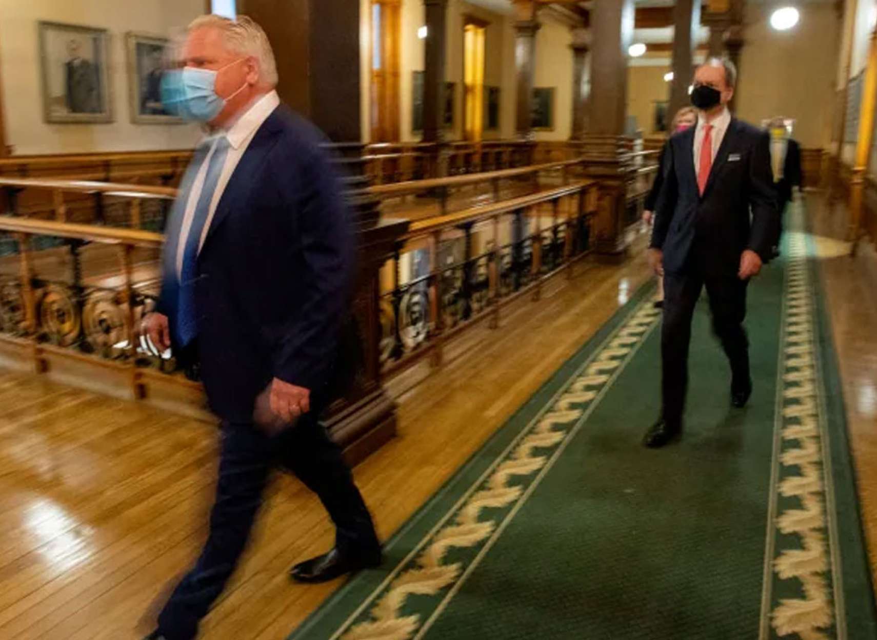 اخبار-تورنتو-وضعیت-وحشت-در-انتاریو-۱۸۰۰۰-کرونایی-روزانه-تا-آخر-مه-قانون-منع-آمد-و-شد