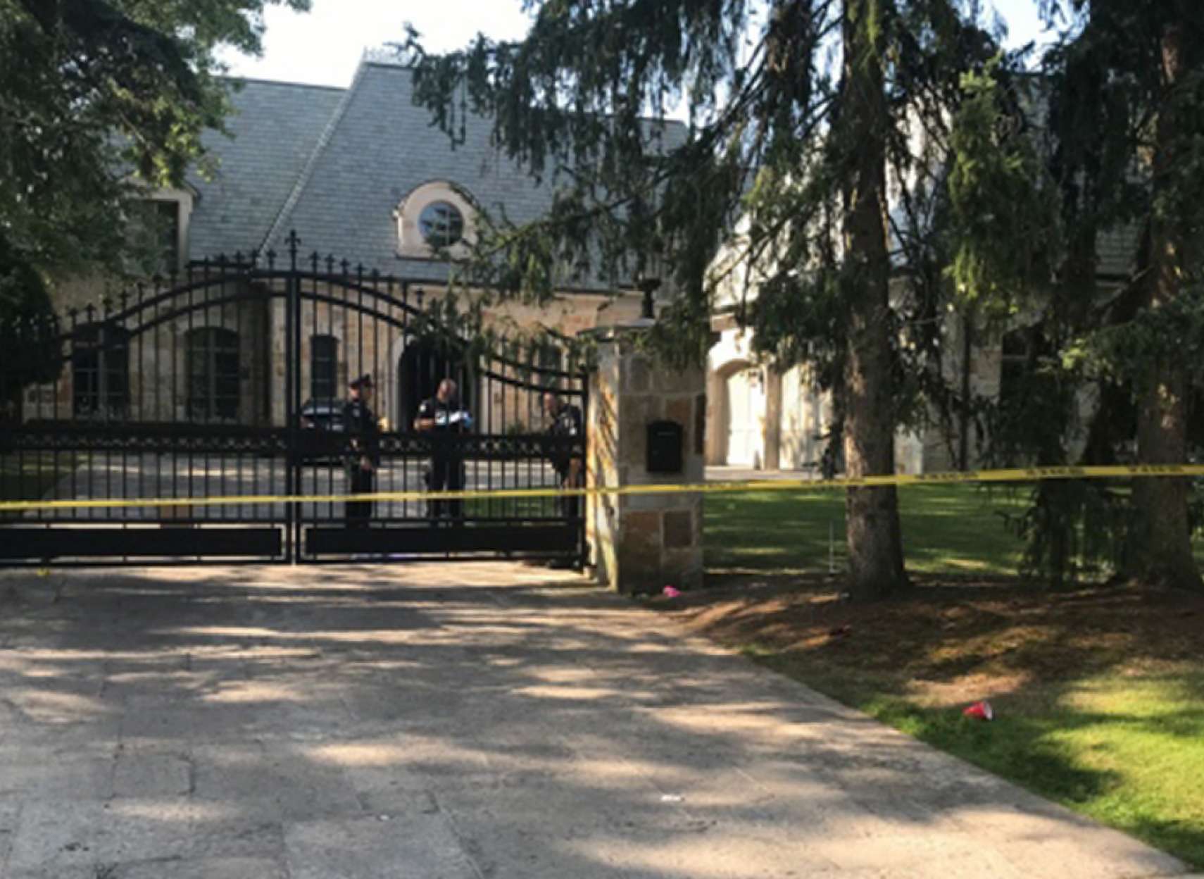 اخبار-تورنتو-یک-زخمی-در-تیراندازی-خانه-پولدارهای-تورنتو