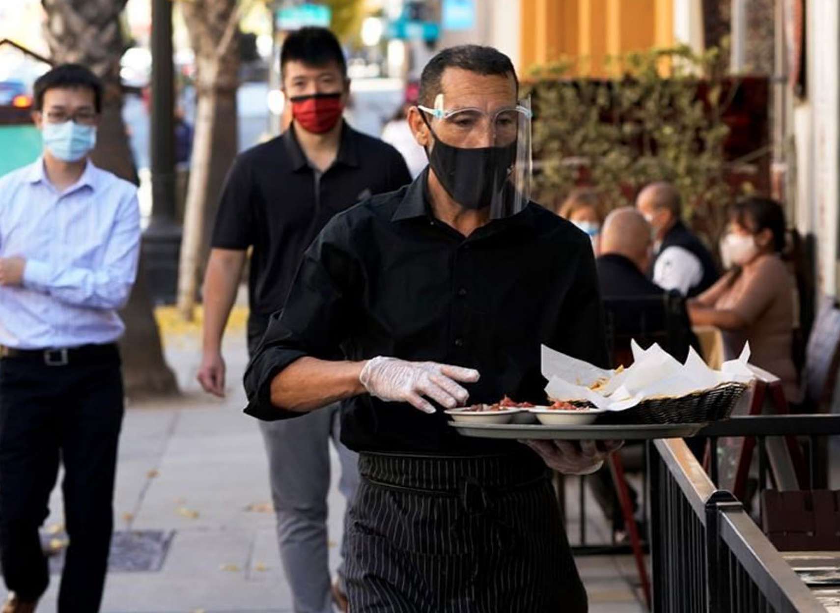 اخبار-کانادا-انتاریو-بسته-شد-با-کبک-بریتیش-کلمبیا-رستوران-ها-و-بیزینس-های-کوچک-ما-پول-می-خواهیم