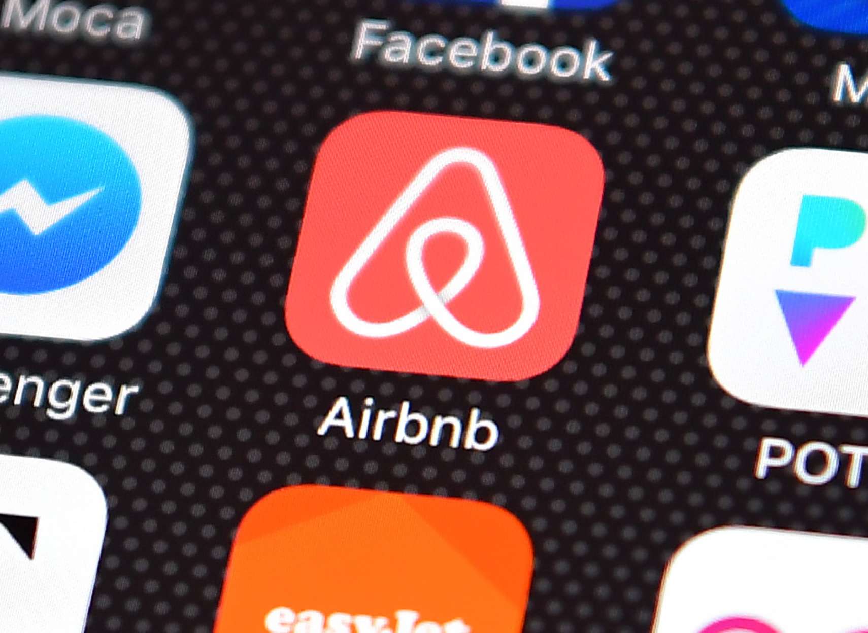 اخبار-کانادا-ایربی‌اندبی-حساب-خانه‌داران-بزرگ-کانادا-را-بست