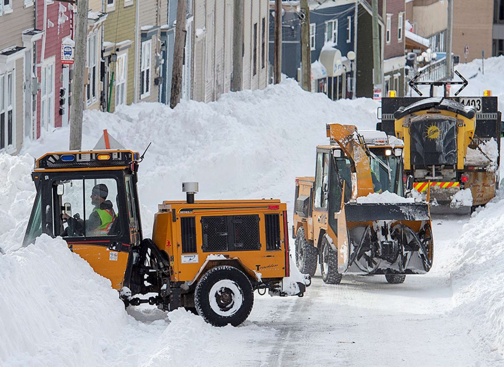 اخبار-کانادا-بارش-برف-بسیار-سنگین-در-نیوفاندلند-و-کمک-ارتش