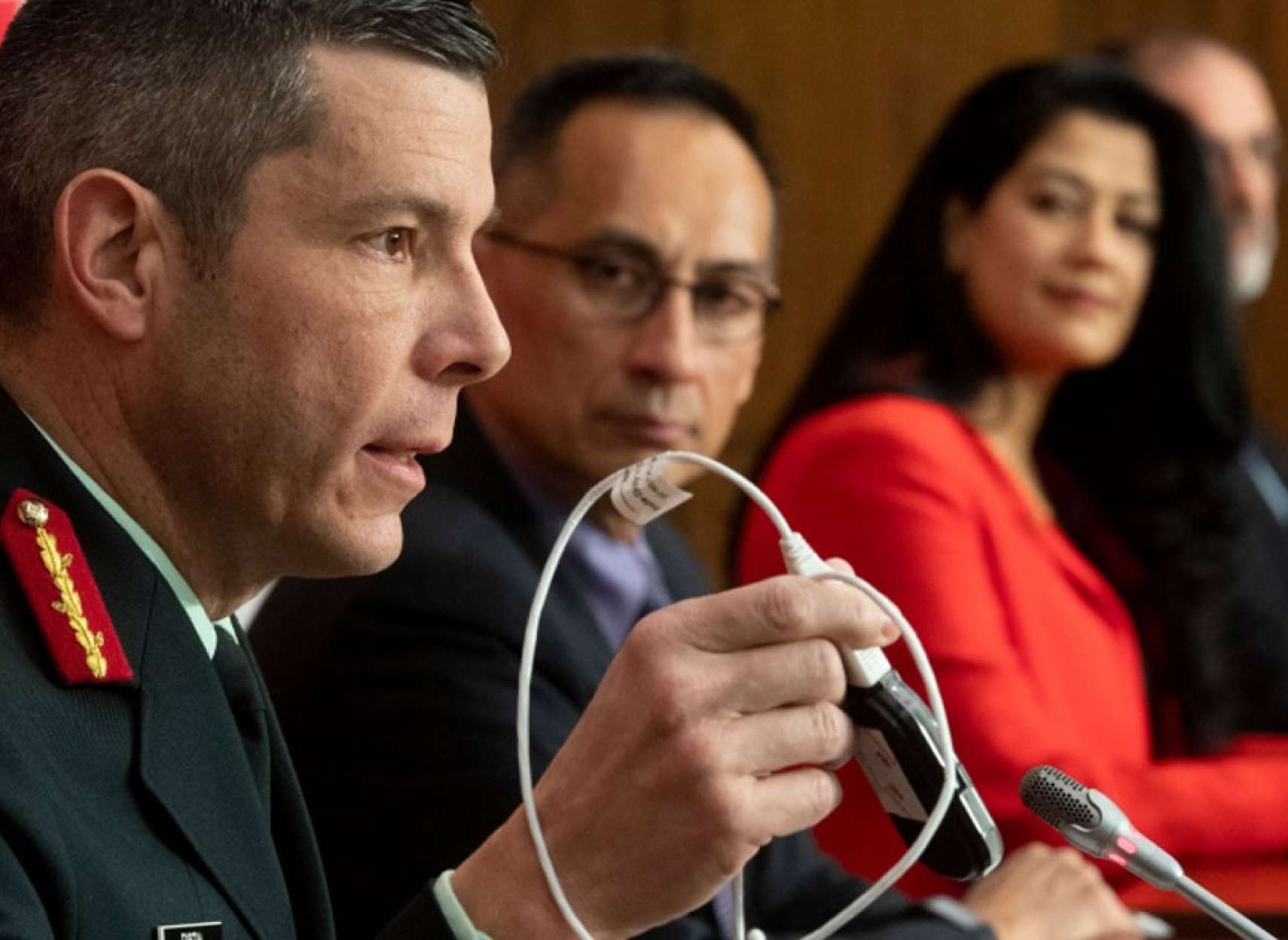 اخبار-کانادا-با-تایید-واکسن-کرونای-فایزر-واکسیناسیون-کانادا-از-سه-شنبه-آغاز-و-یکساله-به-اتمام-می-رسد