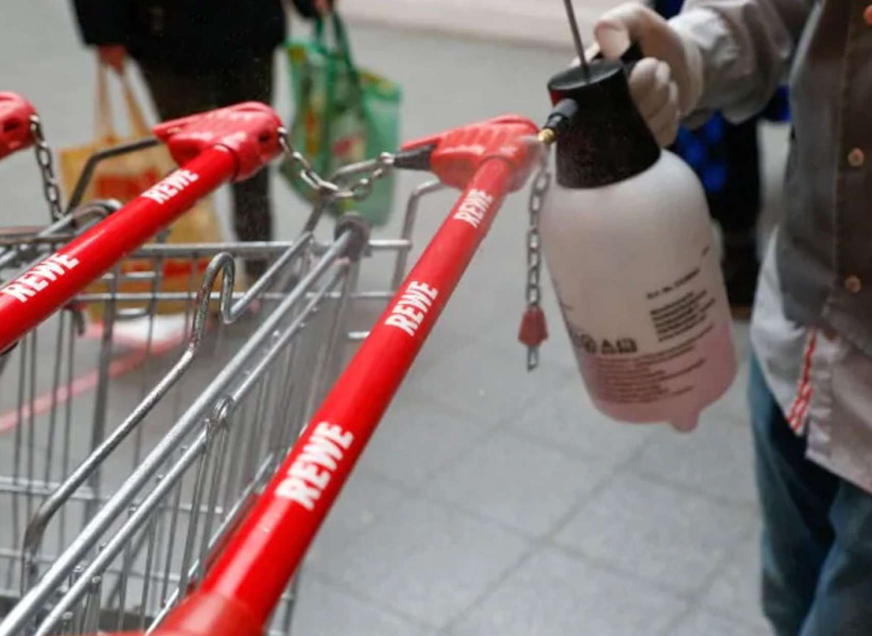 اخبار-کانادا-بهداشت-کانادا-و-آمریکا-چگونه-مقابل-کرونا-از-خود-حفاظت-کنیم