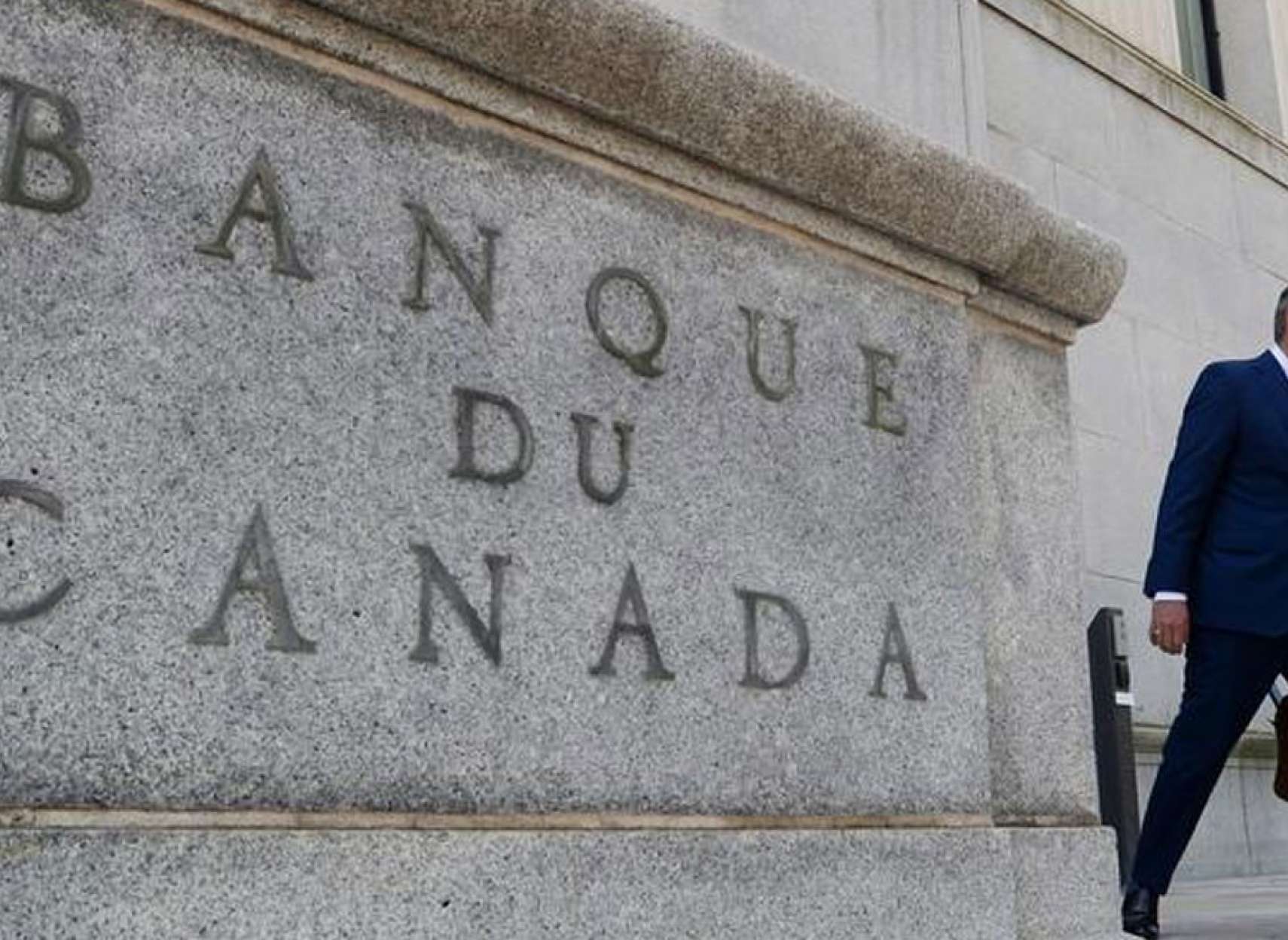 اخبار-کانادا-تصمیم-امروز-رئیس-جدید-بانک-مرکزی-در-تغییر-نرخ-بهره-ها-چه-بود-بازار-مسکن-چگونه-است