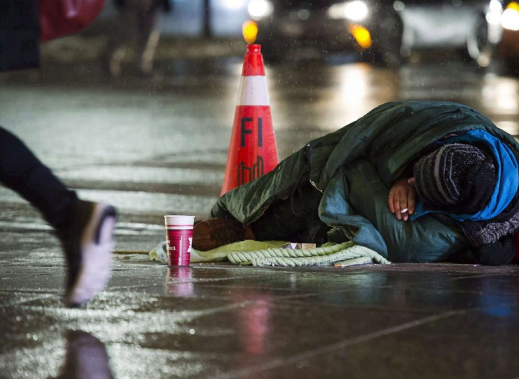 اخبار-کانادا-خط-فقر-در-کانادا-عوض-می-شود