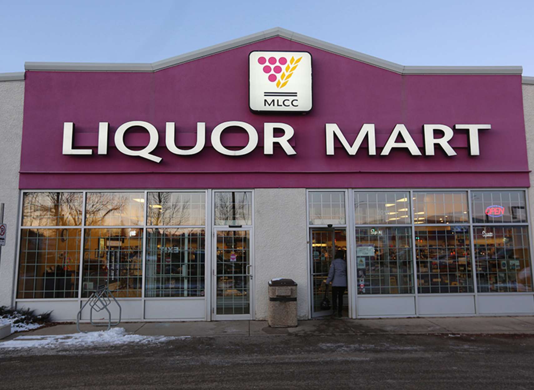 اخبار-کانادا-دزدی-مسلحانه-و-غیرمسلحانه-مشروب-در-کانادا