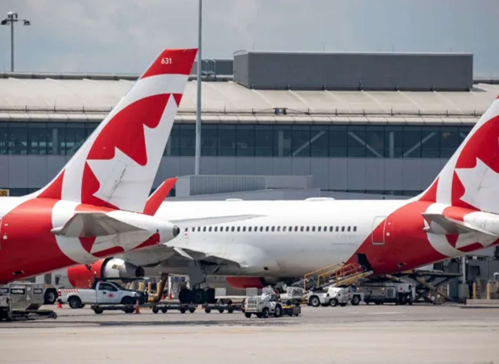 اخبار-کانادا-دستگیری-ده-ها-مسافر-با-مدارک-جعلی-کرونا-پلیس-بدنبال-عاملین-تخریب-نمازخانه-فرودگاه-تورنتو