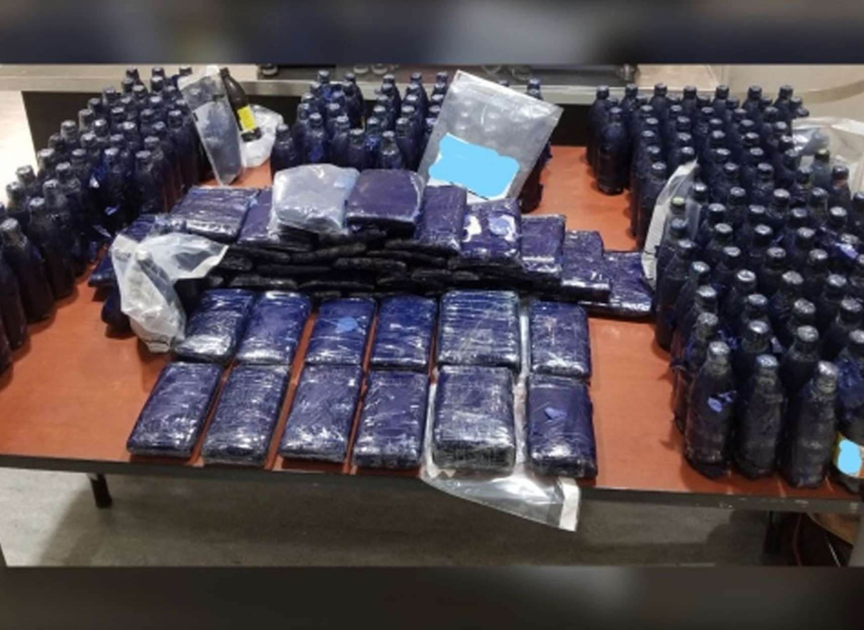 اخبار-کانادا-دستگیری-والدین-کانادایی-که-در-چمدان-بچه-هایشان-مواد-مخدر-قاچاق-می-کردند