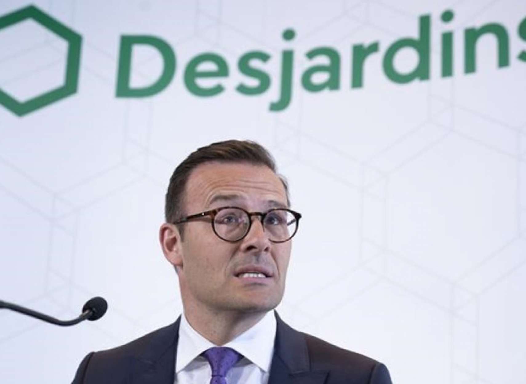 اخبار-کانادا-دژاردن-به-مجلس-رفت