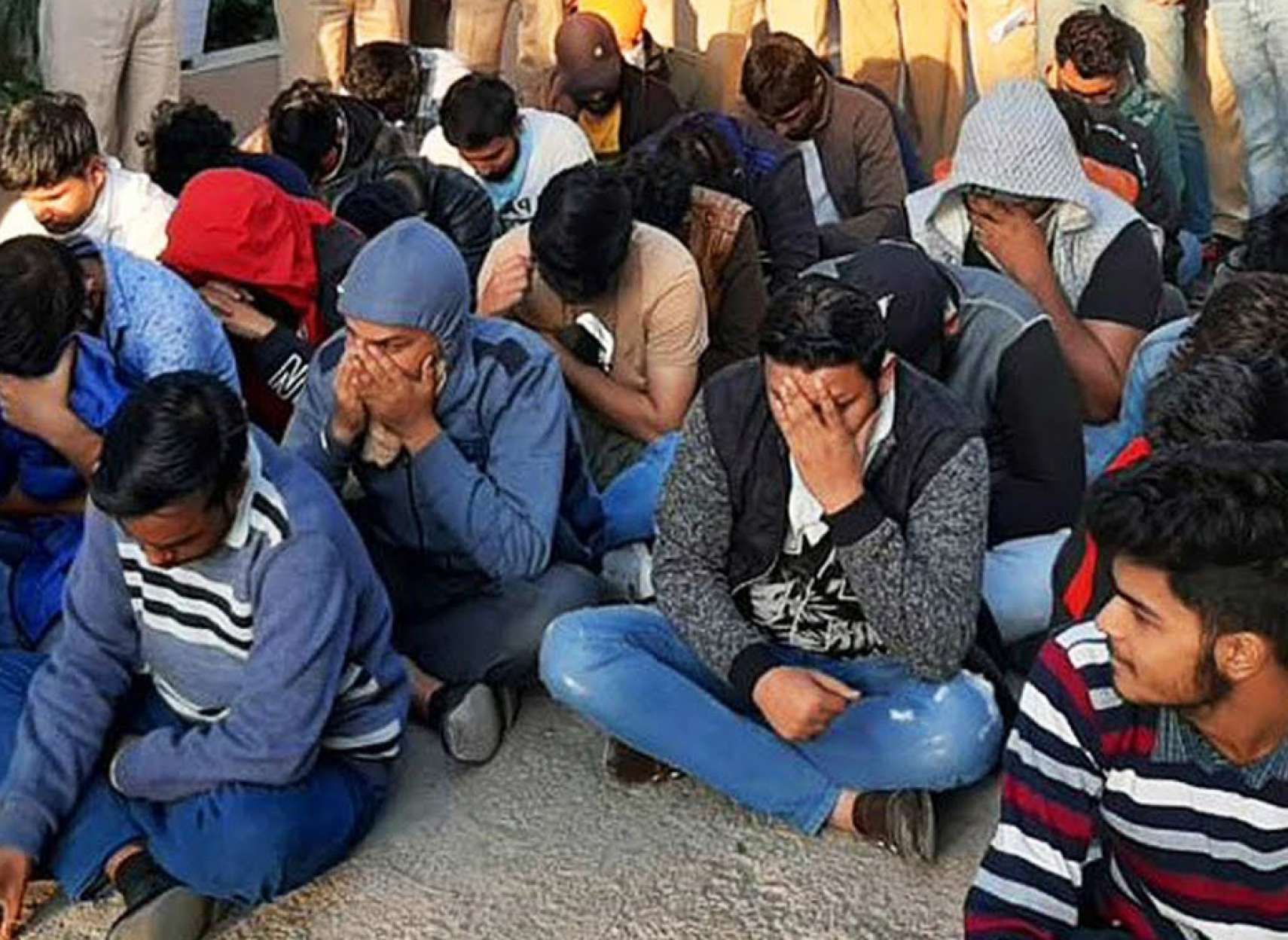 اخبار-کانادا-پلیس-هند-به-مرکز-تلفن-کلاهبرداران-از-کانادایی‌ها-حمله-کرد