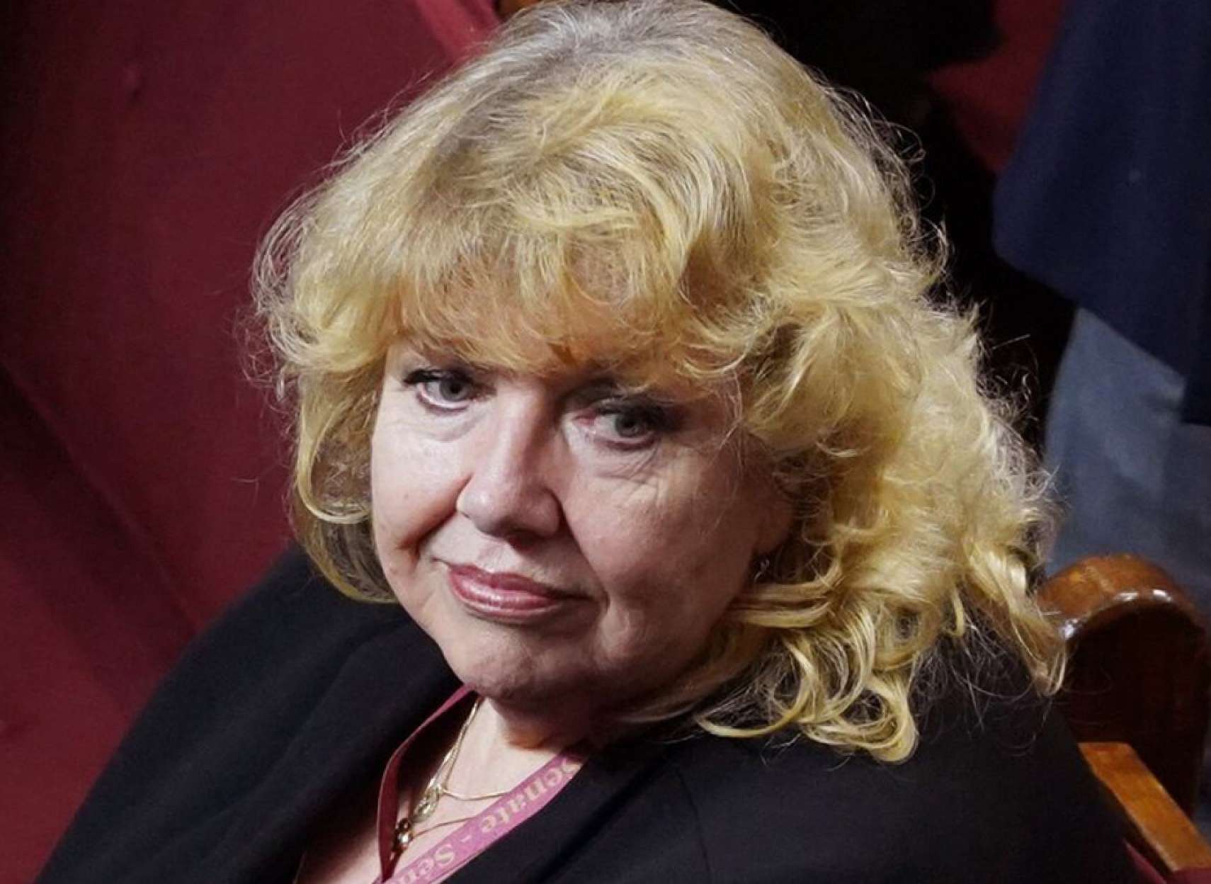 اخبار-کانادا-کمیته-اخلاق-سنا-این-سناتور-دوباره-موقتا-اخراج-و-به-کلاس-برود-بومیان-اخراج-شود