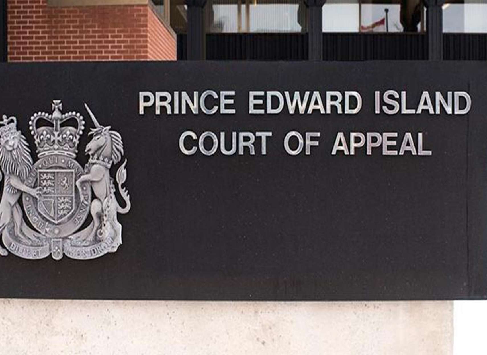 اخبار-کانادا-یک-سال-زندان-برای-زنی-که-به-یک-پسر-15-ساله-تجاوز-کرده-بود