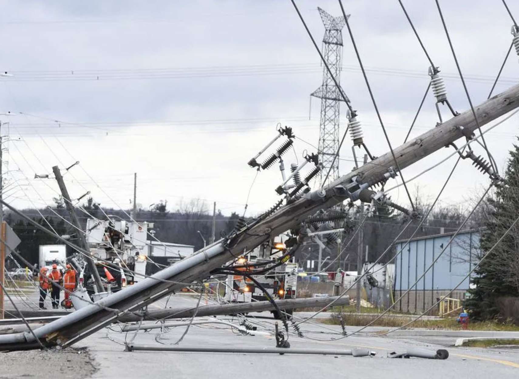 خبر-تورنتو-باز-آن-باد-آمد-برق-ده-ها-هزاران-نفر-رفت-آب-گرفتگی-بیشتر
