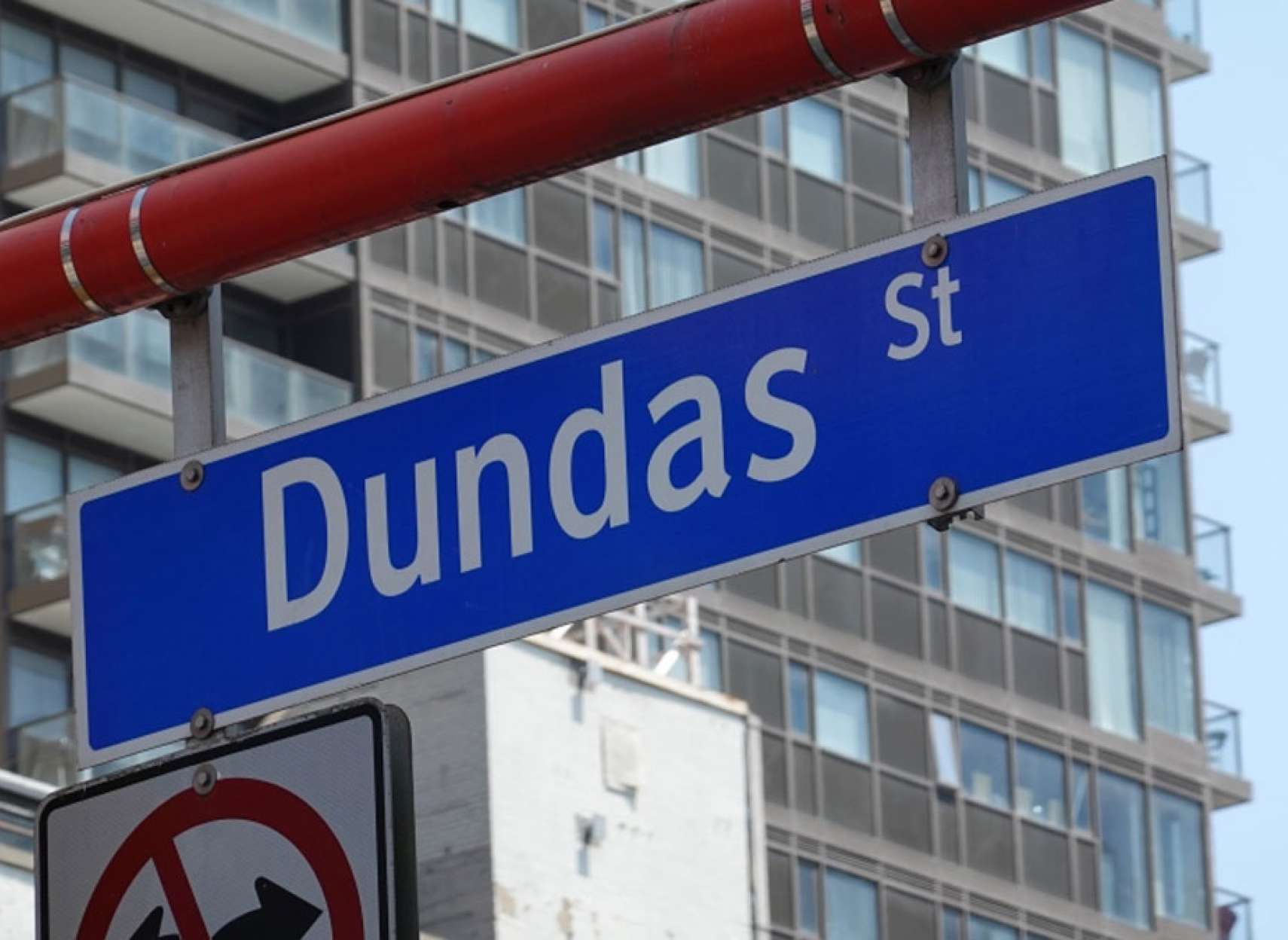 خبر-تورنتو-شورای-شهر-تورنتو-رای-به-تغییر-نام-خیابان-و-کل-اسامی-دانداس-داد