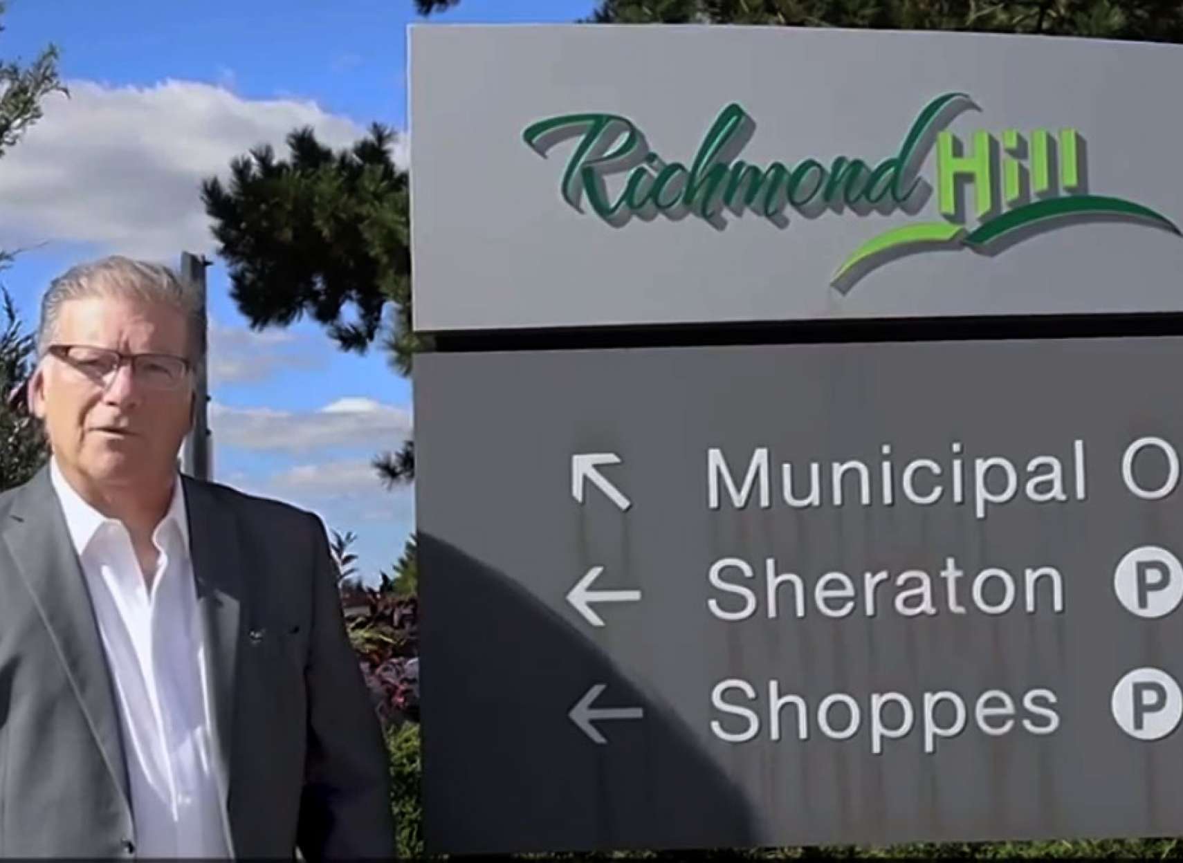 خبر-تورنتو-کارمین-پررلی-من-شهردار-ریچموندهیل-ساکنان-پیشرفت-خدمات-کمترین-مالیات-کار