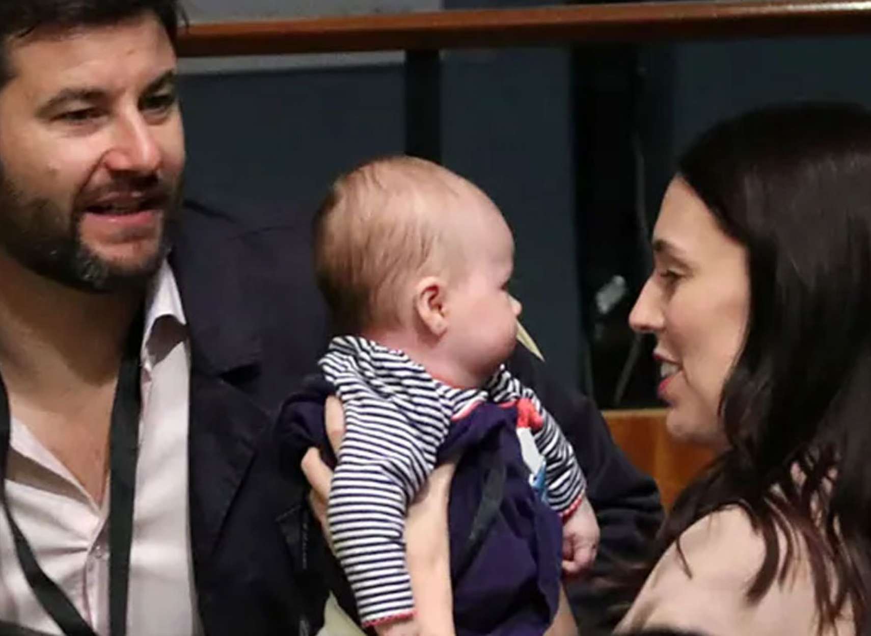 خبر-جاسیندا-آردرن-نخست-وزیر-نیوزیلند-عروسی-داشتن-یک-بچه-شیوع-اومیکرون-لغو