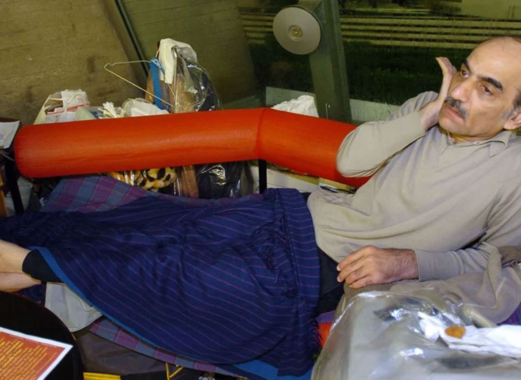 خبر-جهان-مهران-کریمی-ناصری-ایرانی-سرگردان-فرودگاه-پاریس-زندگی-فیلم-ترمینال-درگذشت