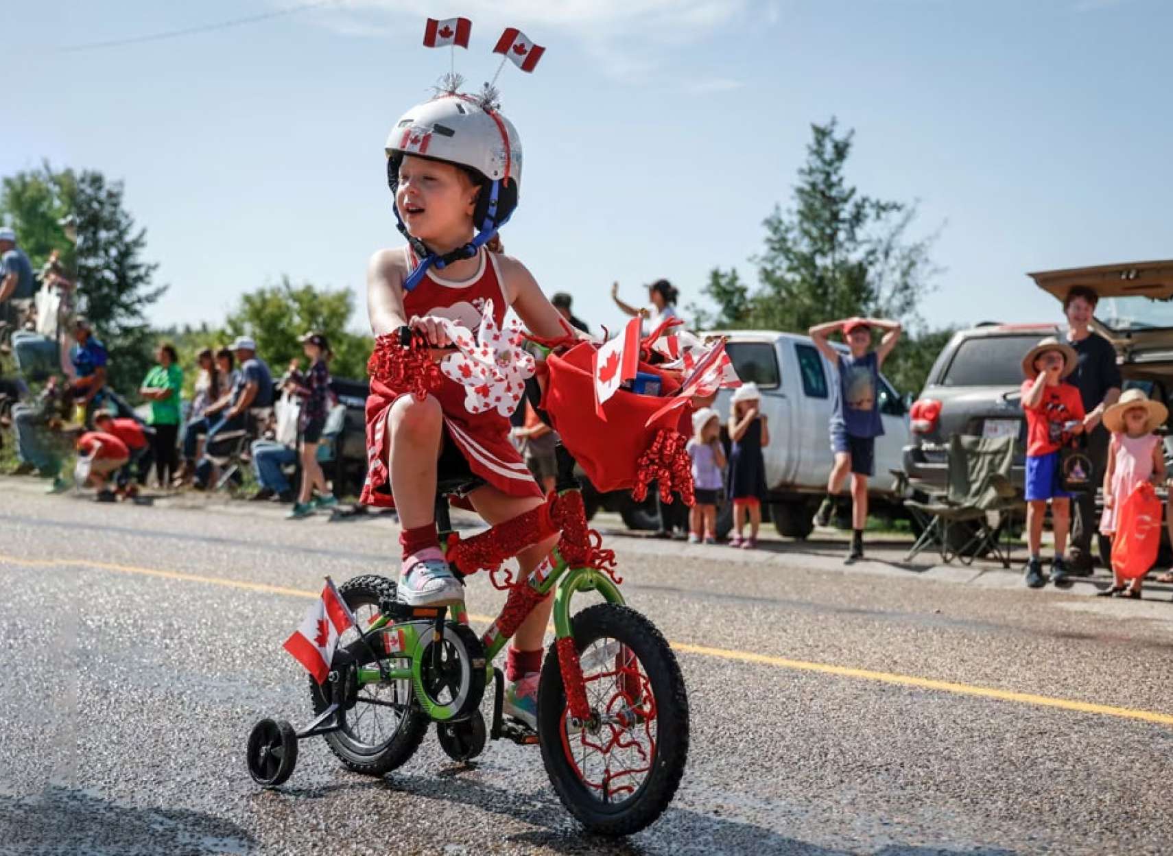خبر-کانادا-امروز-روز-ترودو-تغییر-سرود-ملی-کانادایی-جشن-آتش-بازی-۱۰-امشب-آتش-سوزی-طوفان