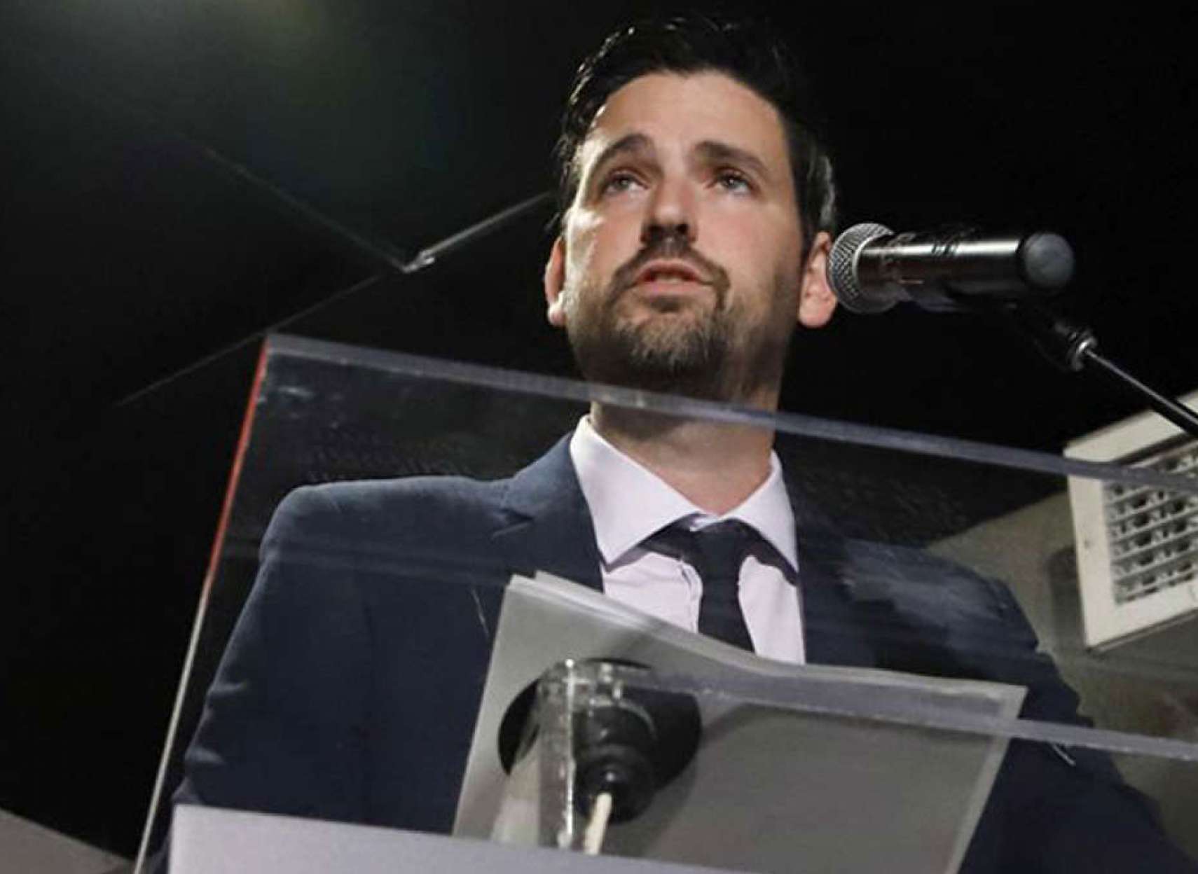 خبر-کانادا-به-خانواده-کسانیکه-با-مجوز-کار-موقت-در-کشور-هستند-نیز-ویزا-می-دهد