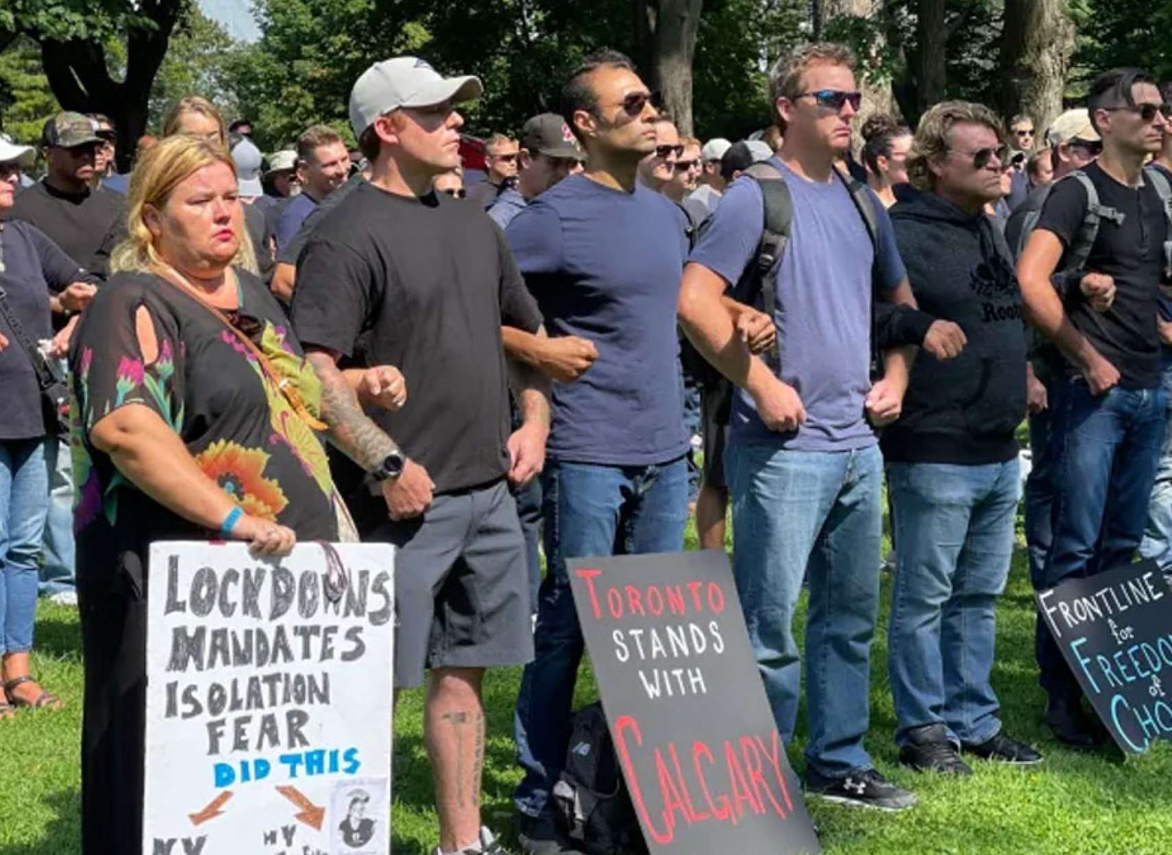 خبر-کانادا-تظاهرات-هزاران-بیمارستان-سراسر-کانادا-دعوت-پرستاران-خط-مقدم-علیه-کرونا-واکسن