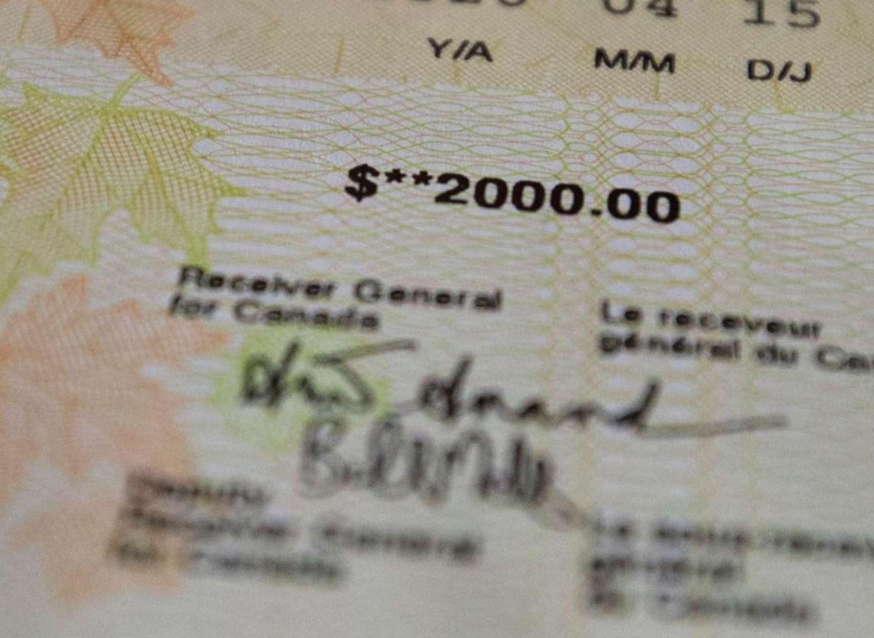 خبر-کانادا-دولت-اتاوا-کرونا-ماهی-۲۰۰۰-دلار-اداره-مالیات-واجد-شرایط-نامه-بازپرداخت