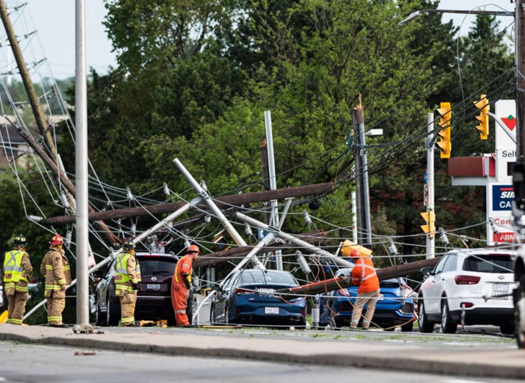 خبر-کانادا-طوفان-۱۳۲-کیلومتر-انتاریو-کبک-۵-کشته-ده-زخمی-هزاران-بی-برق-میلیون-ها-دلار-خسارت