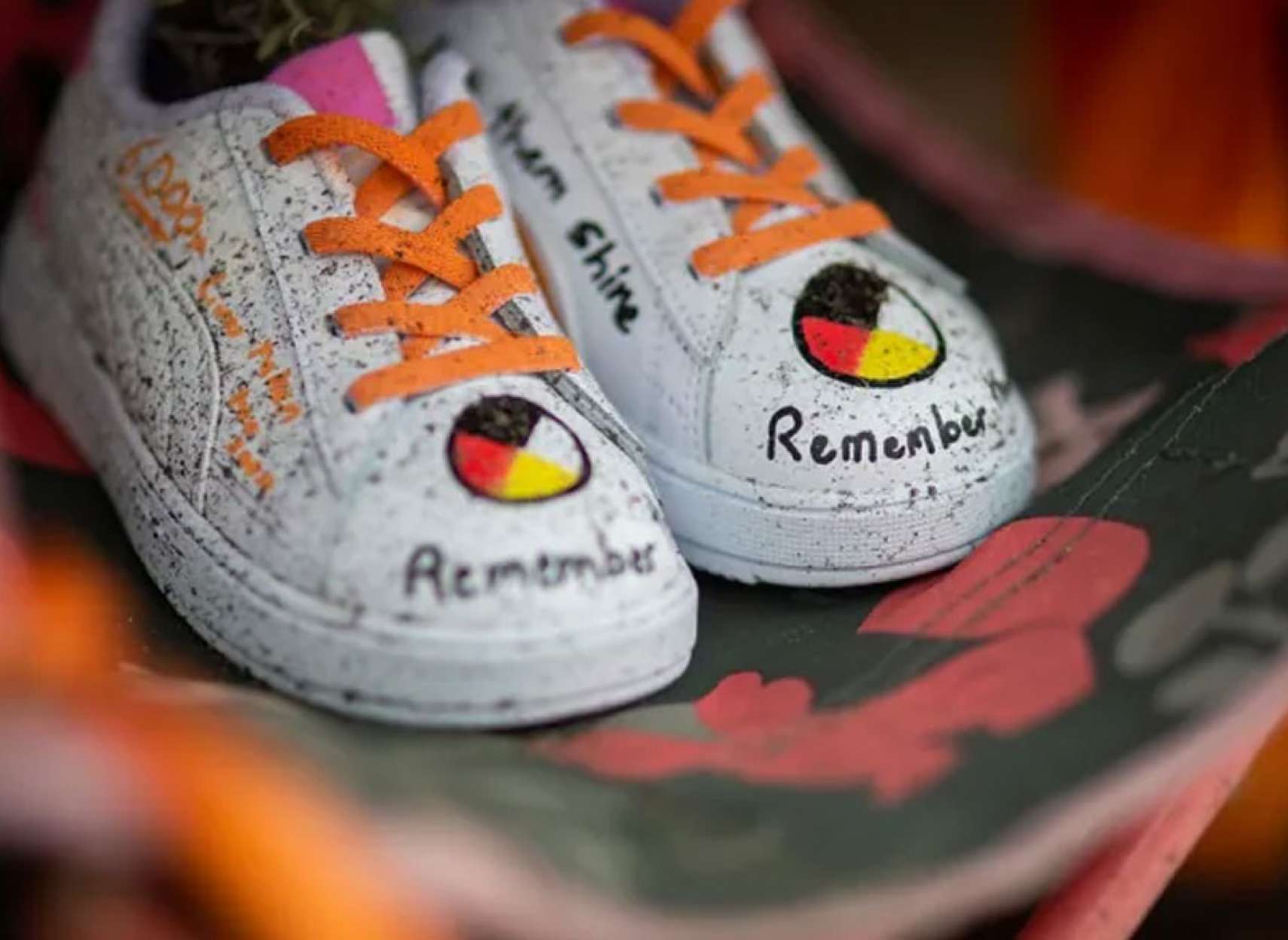 خبر-کانادا-۸۷۵۰۰۰-سند-مدارس-شبانه-روزی-بومیان-نابود-شده-پیدا-تحویل