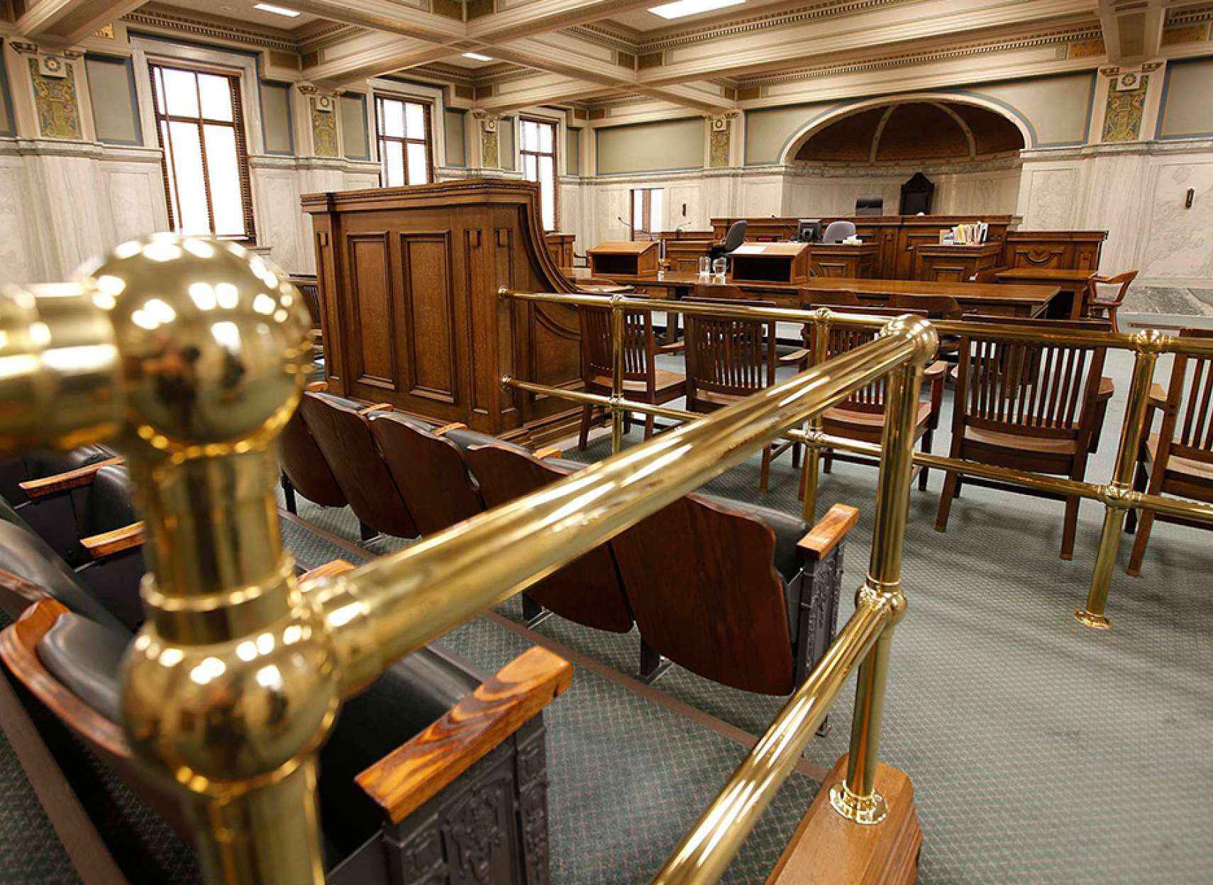 دزد-خانه‌اش-را-کُشت-و-زندانی-شد-کانادا-اخبار