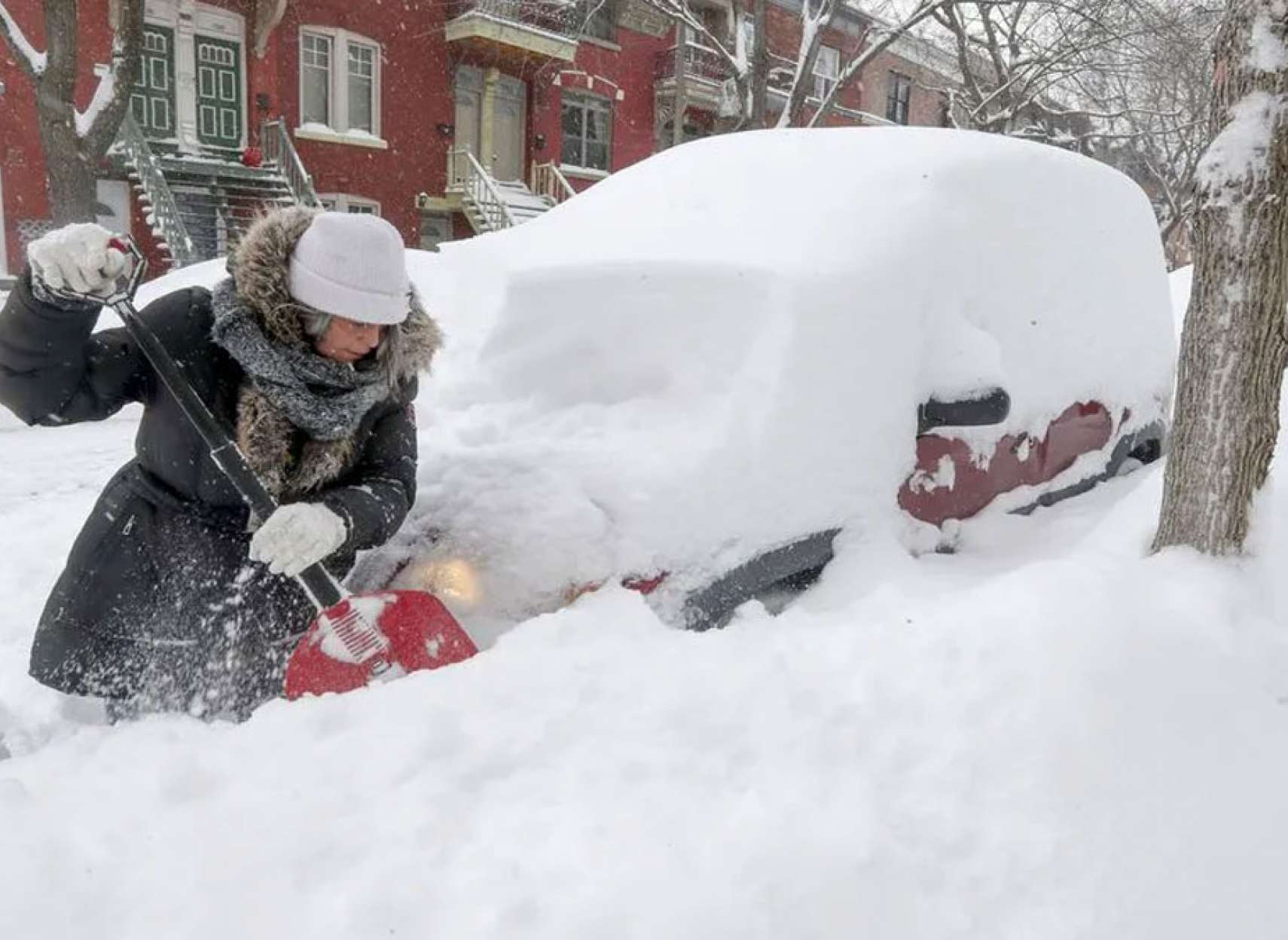 خبر-کانادا-شهرداری-پلیس-برف-خانه-ماشین-پاک-نکنید-جریمه-سنگین-سرمای-۳۳-درجه-۳-روز